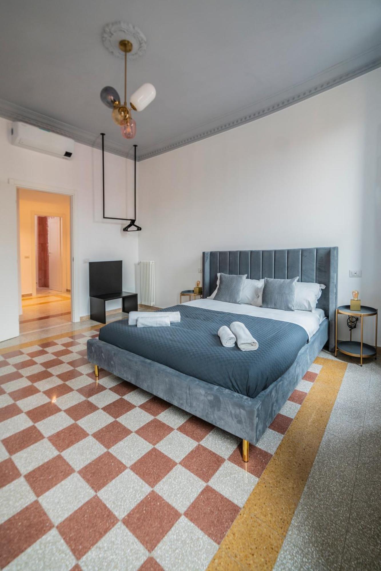 Vintage Giuliana Apartment *