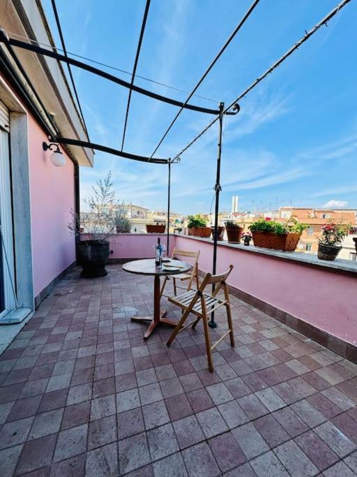 Penthouse Con Terrazzo Vista A Monteverde Apartment *