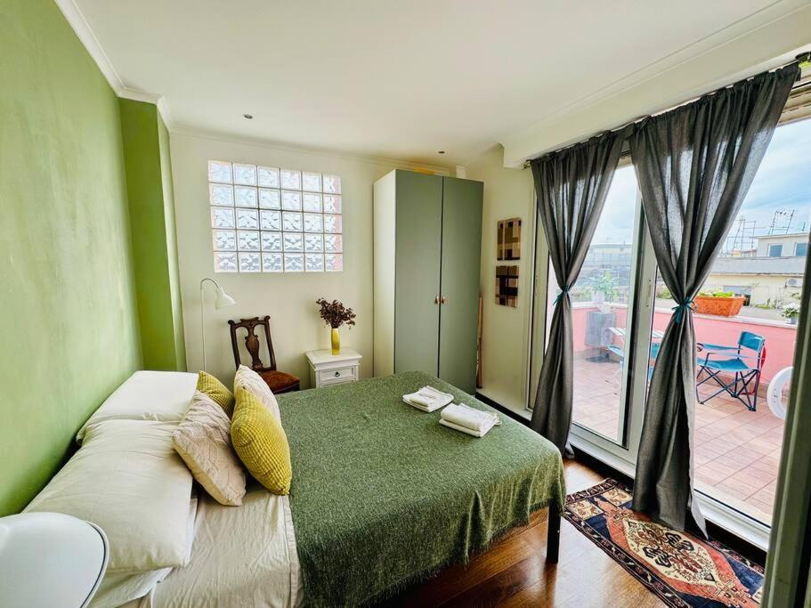 Apartment Penthouse Con Terrazzo Vista A Monteverde Rome