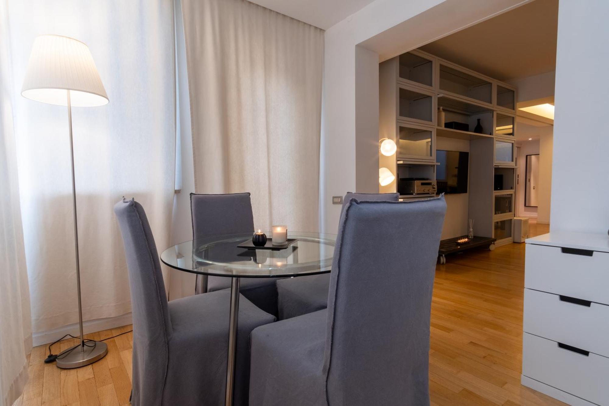 Attic With Terrace And Jacuzzi - Luxury Apartment Rome