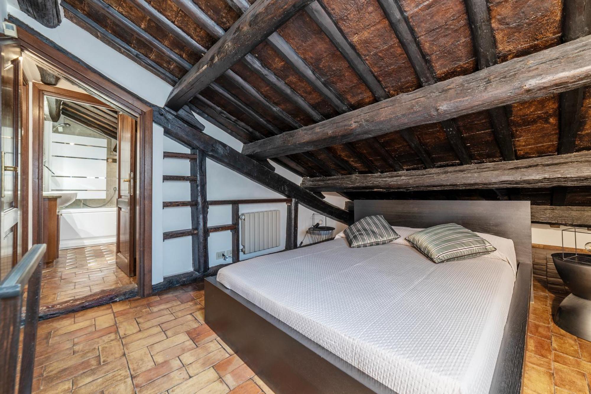 Cozy Trevi Romance Apartment Rome