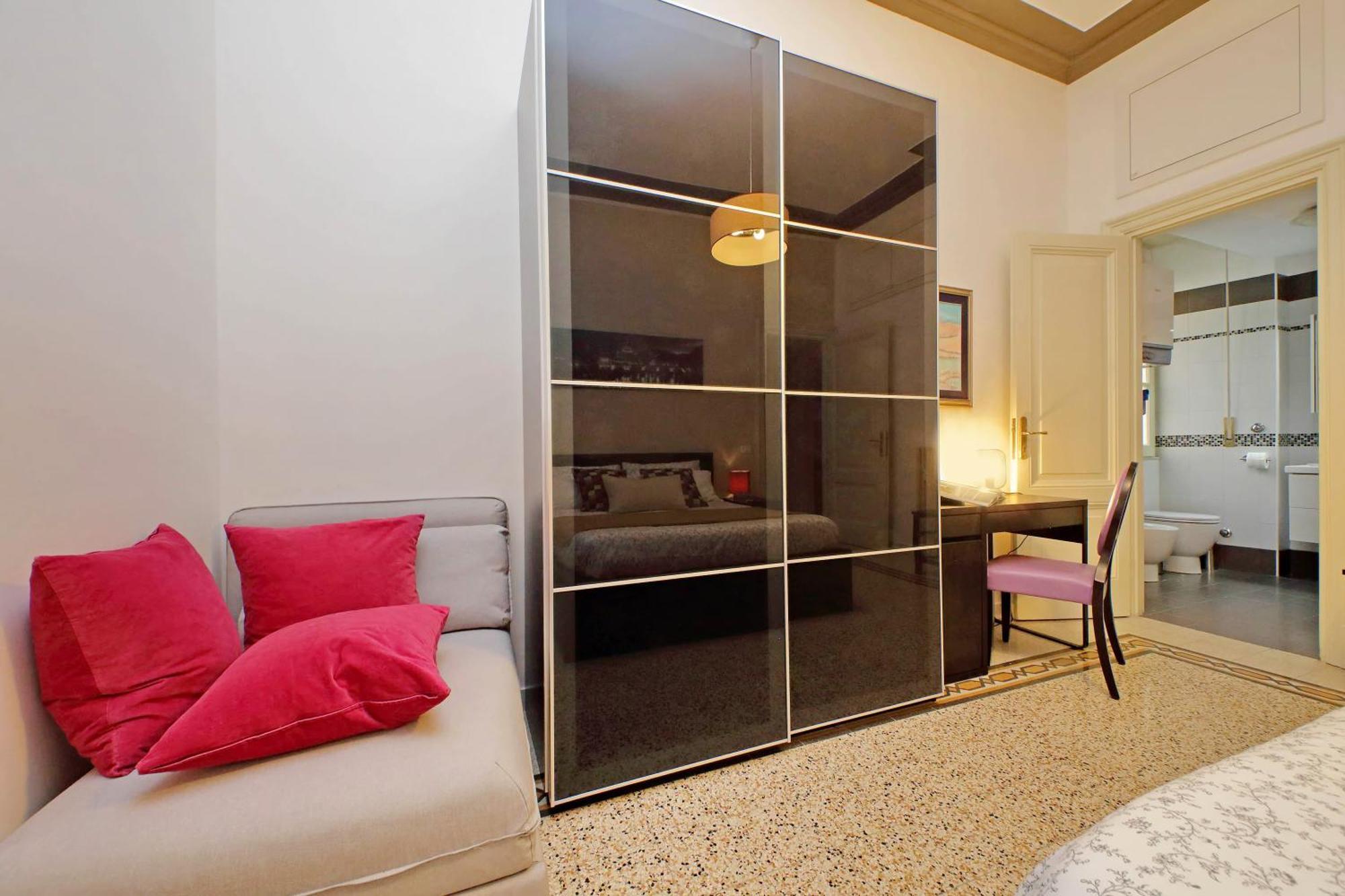 Casa Giuliana -3br 2bath Flat, 116 M2 On One Level, 2nd Floor With Lift, High Comfort, Quite, Chic, Doorman, 600 Meters From Vatican Museums And Ottaviano Metro, Plenty Of District Facilities, Welcome Drinks & Local Guide, 24 Hour 4 Language Su