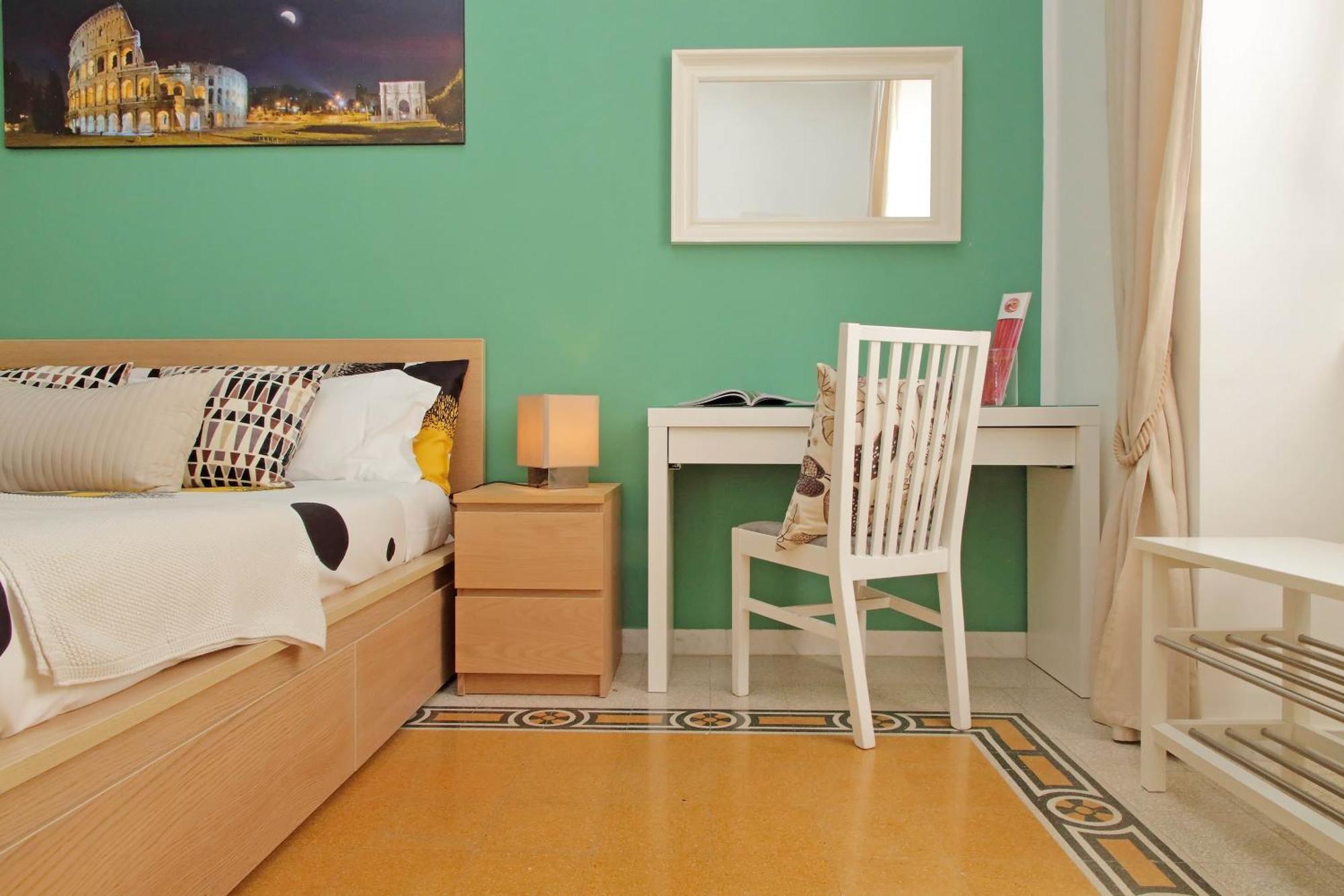 Apartment Casa Giuliana -3br 2bath Flat, 116 M2 On One Level, 2nd Floor With Lift, High Comfort, Quite, Chic, Doorman, 600 Meters From Vatican Museums And Ottaviano Metro, Plenty Of District Facilities, Welcome Drinks & Local Guide, 24 Hour 4 Language Su