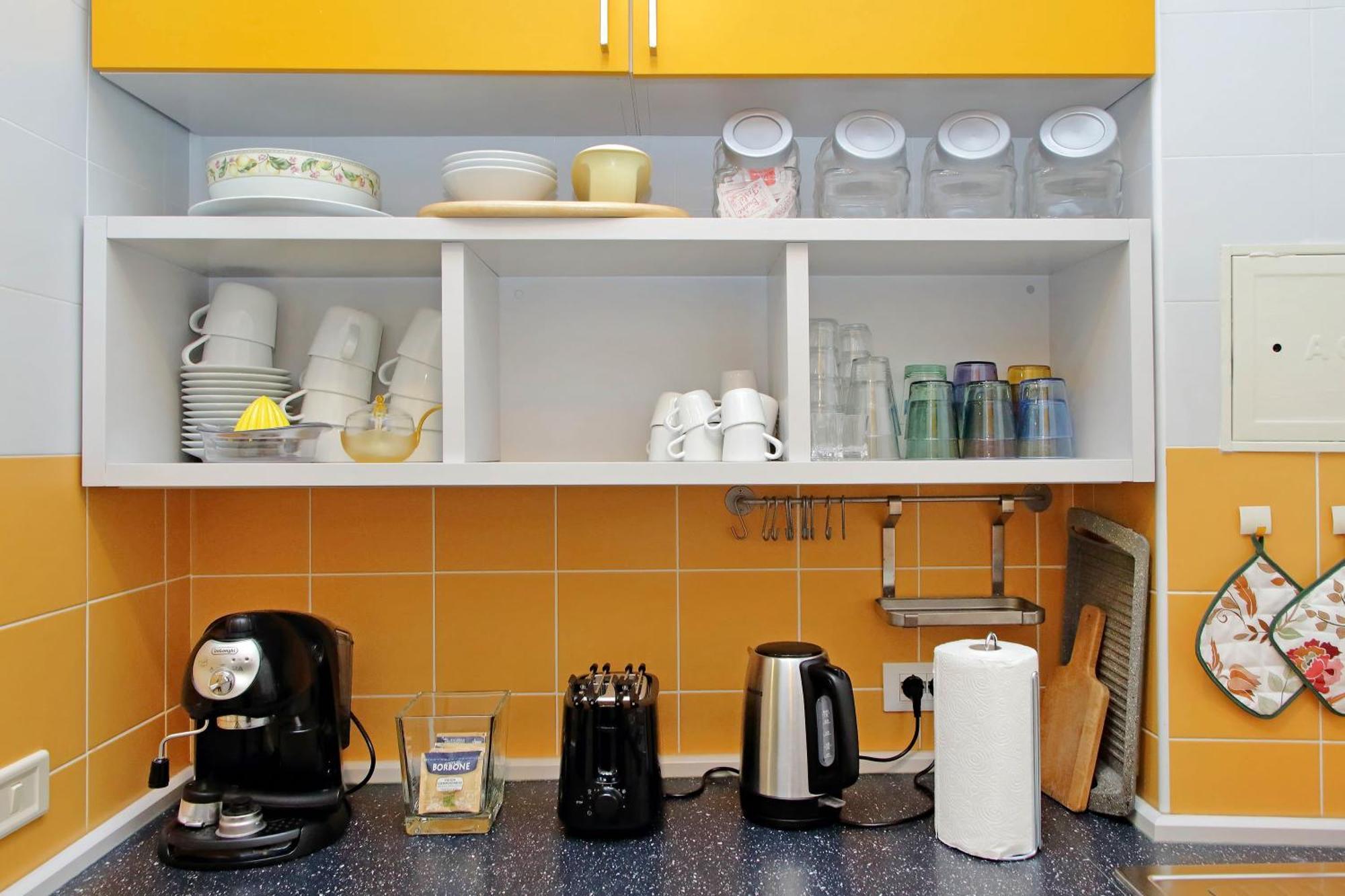 Casa Giuliana -3br 2bath Flat, 116 M2 On One Level, 2nd Floor With Lift, High Comfort, Quite, Chic, Doorman, 600 Meters From Vatican Museums And Ottaviano Metro, Plenty Of District Facilities, Welcome Drinks & Local Guide, 24 Hour 4 Language Su *