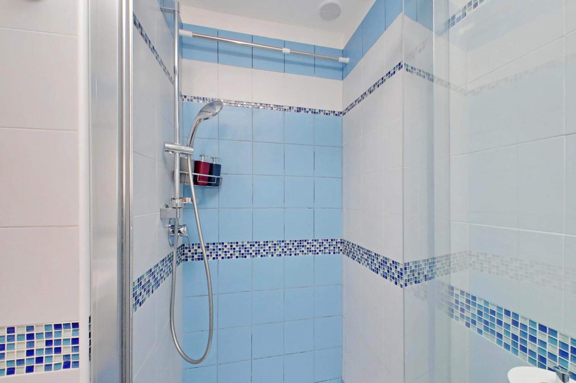 Apartment Casa Giuliana -3br 2bath Flat, 116 M2 On One Level, 2nd Floor With Lift, High Comfort, Quite, Chic, Doorman, 600 Meters From Vatican Museums And Ottaviano Metro, Plenty Of District Facilities, Welcome Drinks & Local Guide, 24 Hour 4 Language Su Rome