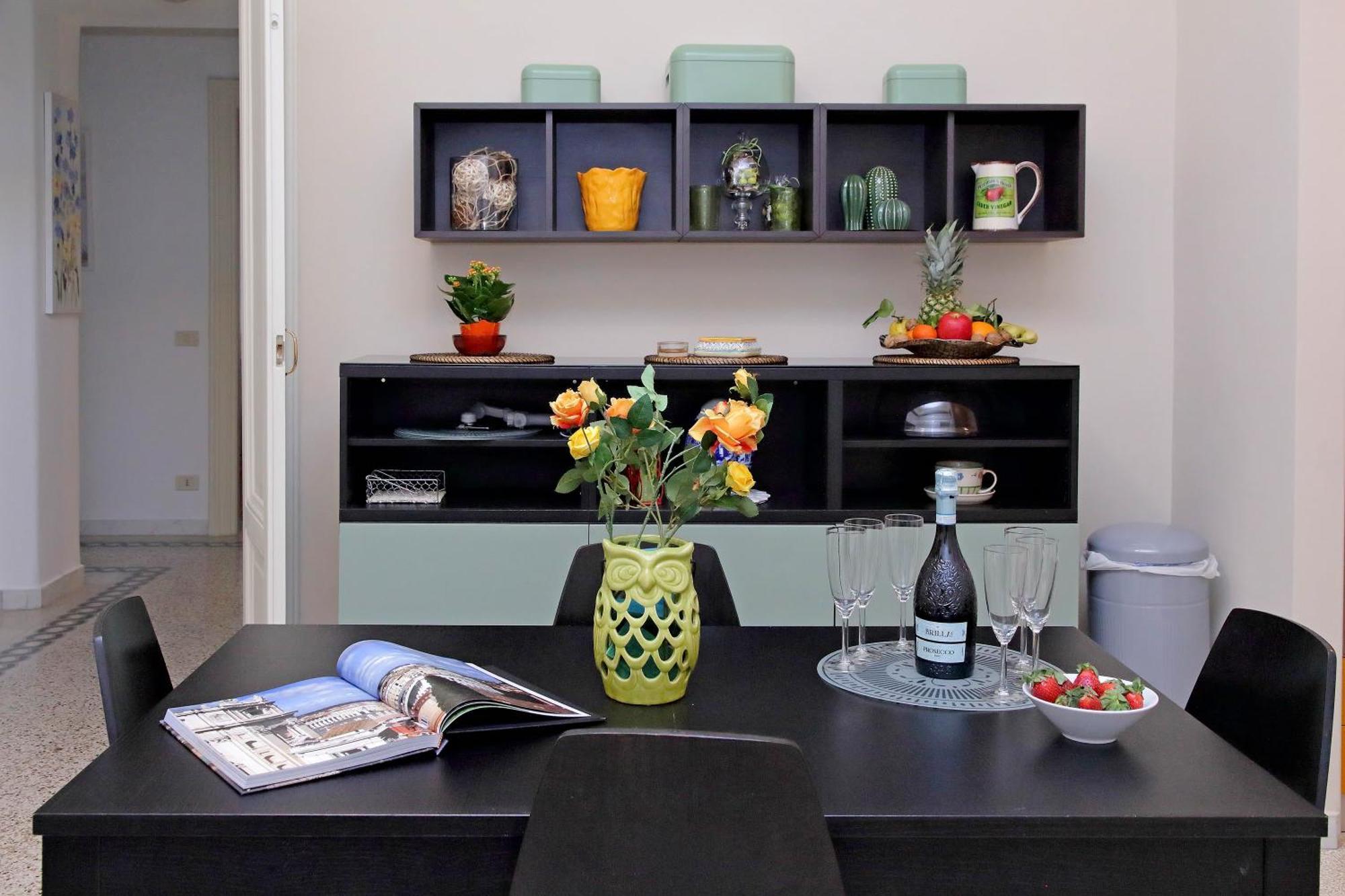 Casa Giuliana -3br 2bath Flat, 116 M2 On One Level, 2nd Floor With Lift, High Comfort, Quite, Chic, Doorman, 600 Meters From Vatican Museums And Ottaviano Metro, Plenty Of District Facilities, Welcome Drinks & Local Guide, 24 Hour 4 Language Su *