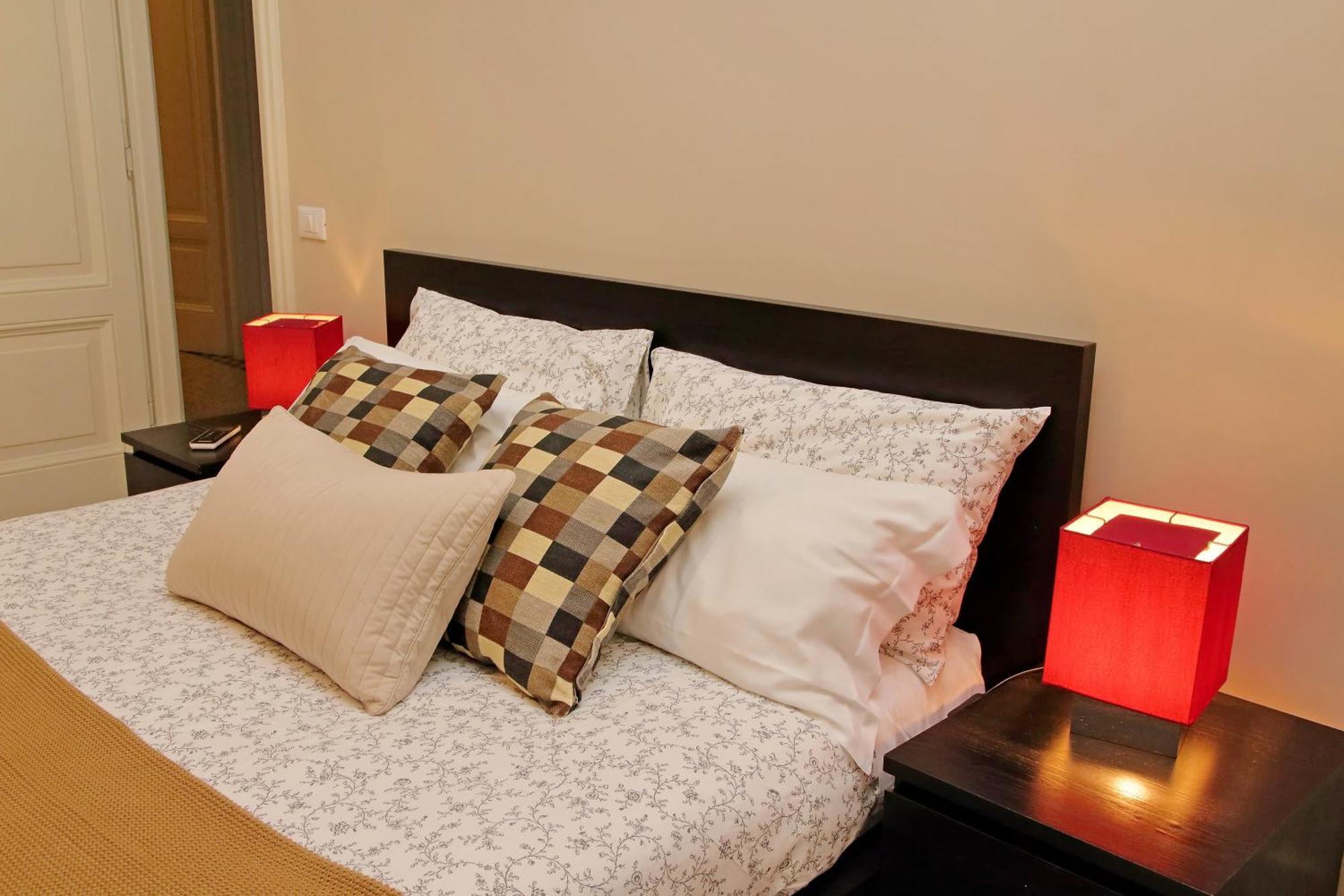 Casa Giuliana -3br 2bath Flat, 116 M2 On One Level, 2nd Floor With Lift, High Comfort, Quite, Chic, Doorman, 600 Meters From Vatican Museums And Ottaviano Metro, Plenty Of District Facilities, Welcome Drinks & Local Guide, 24 Hour 4 Language Su * Roma