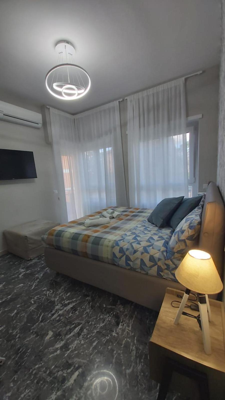 Bonelli Dreams In Guest house