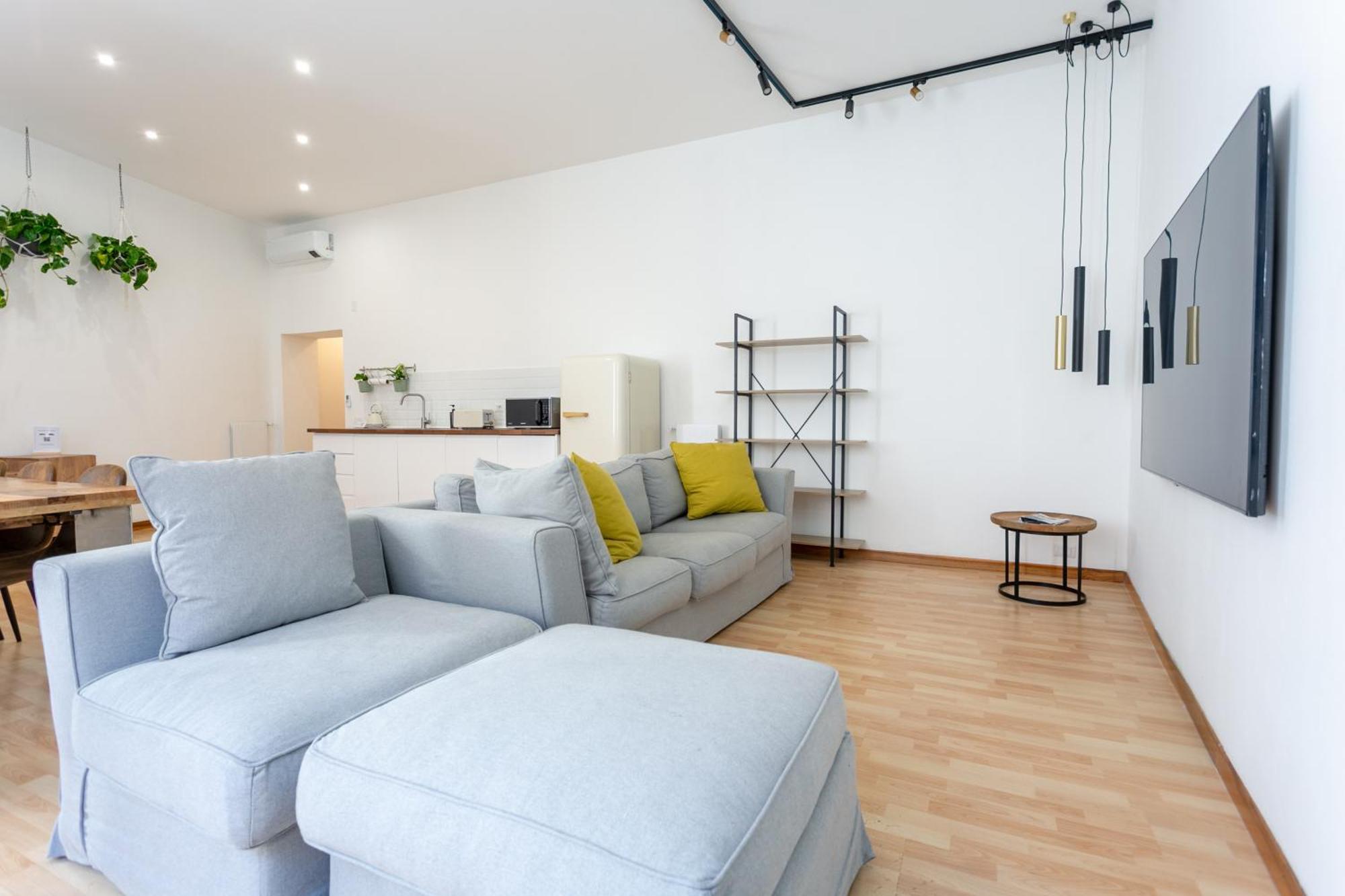 5 Bdrms Apartment Rome