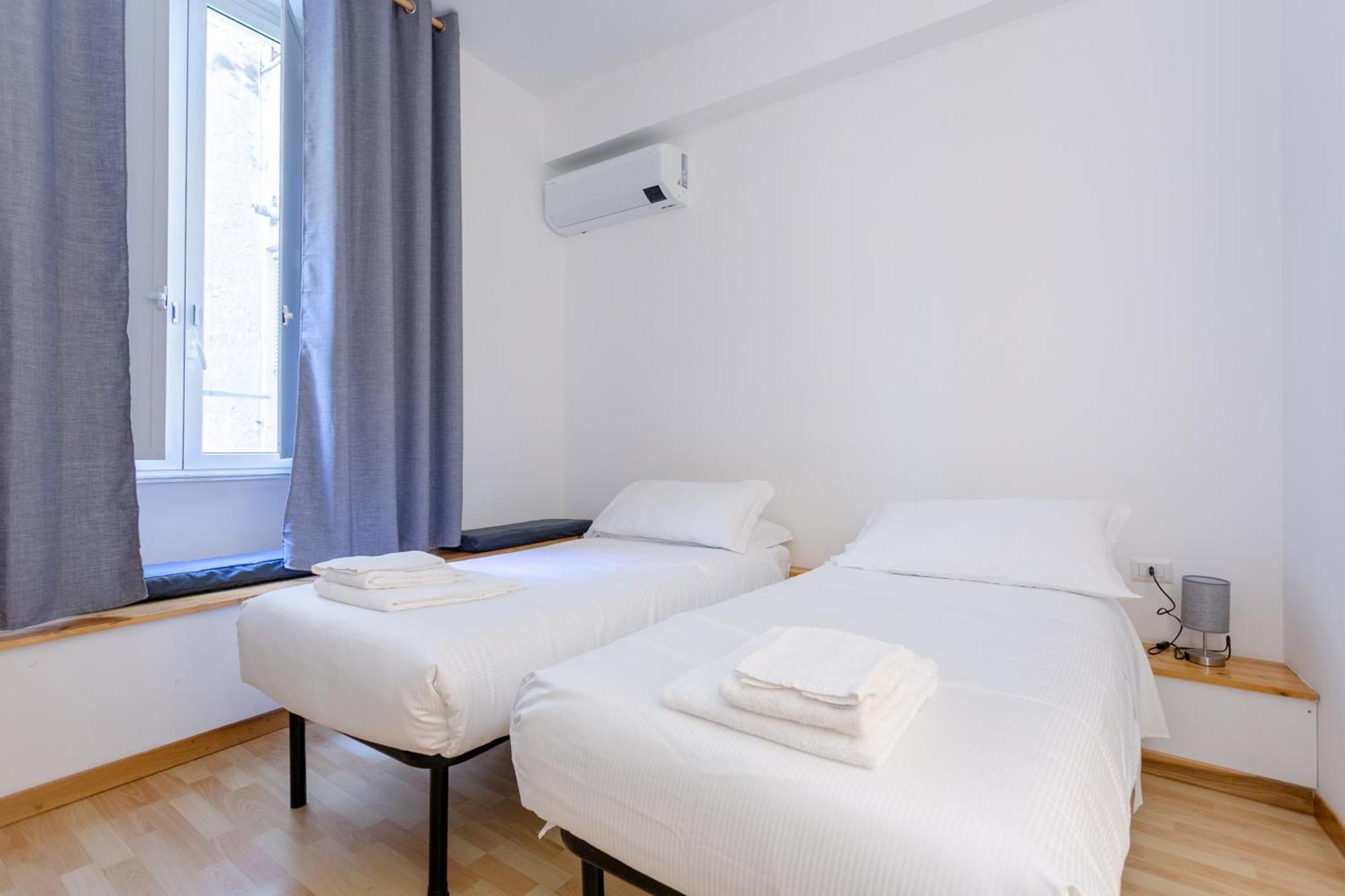 Apartment 5 Bdrms *