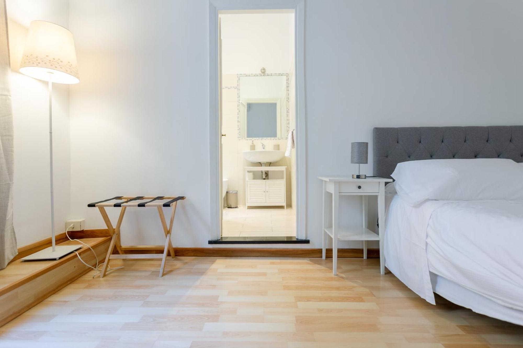 5 Bdrms Apartment