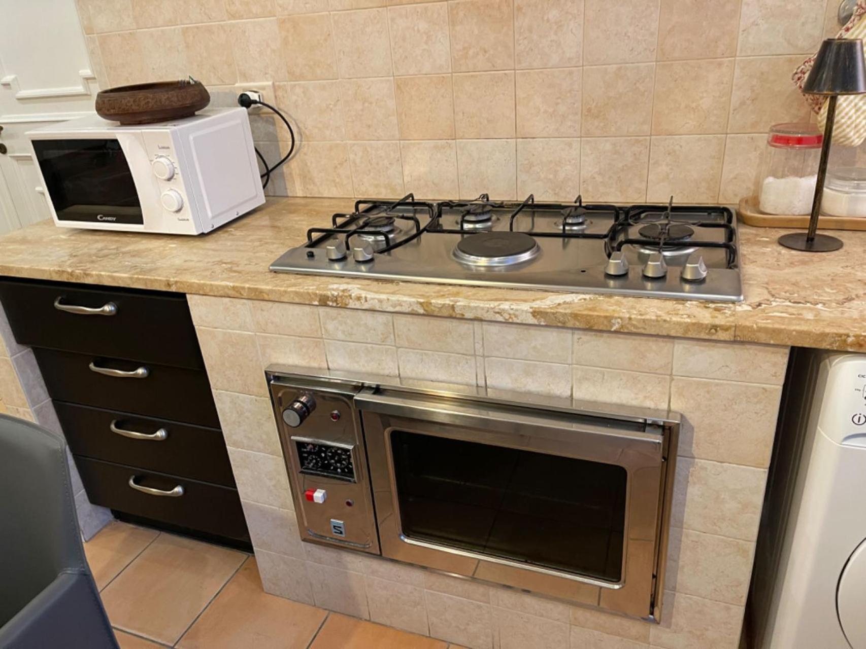 Delightful Stylish House With Private Garden Close To Downtown Casa vacanze