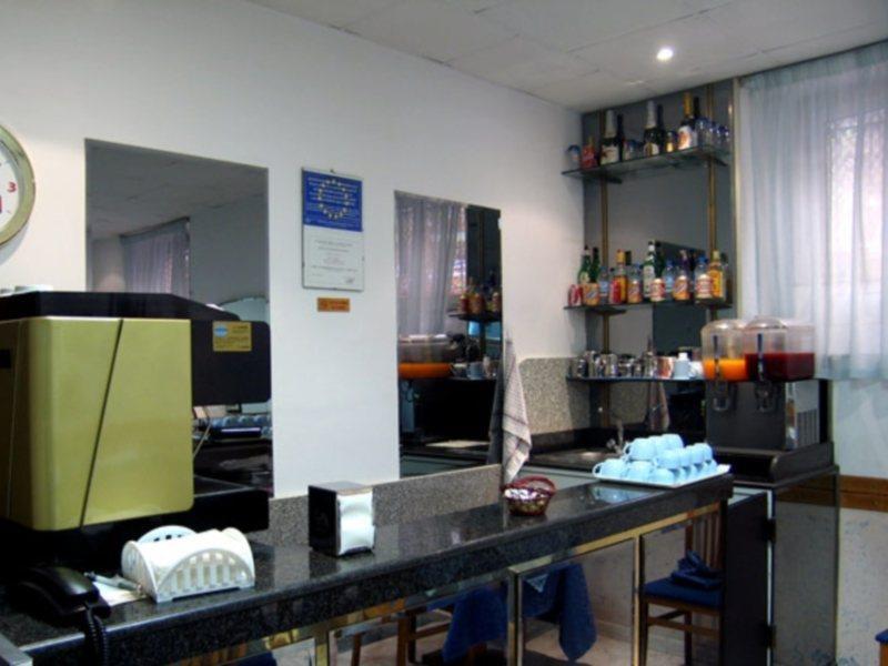 Resi Hotel 2*