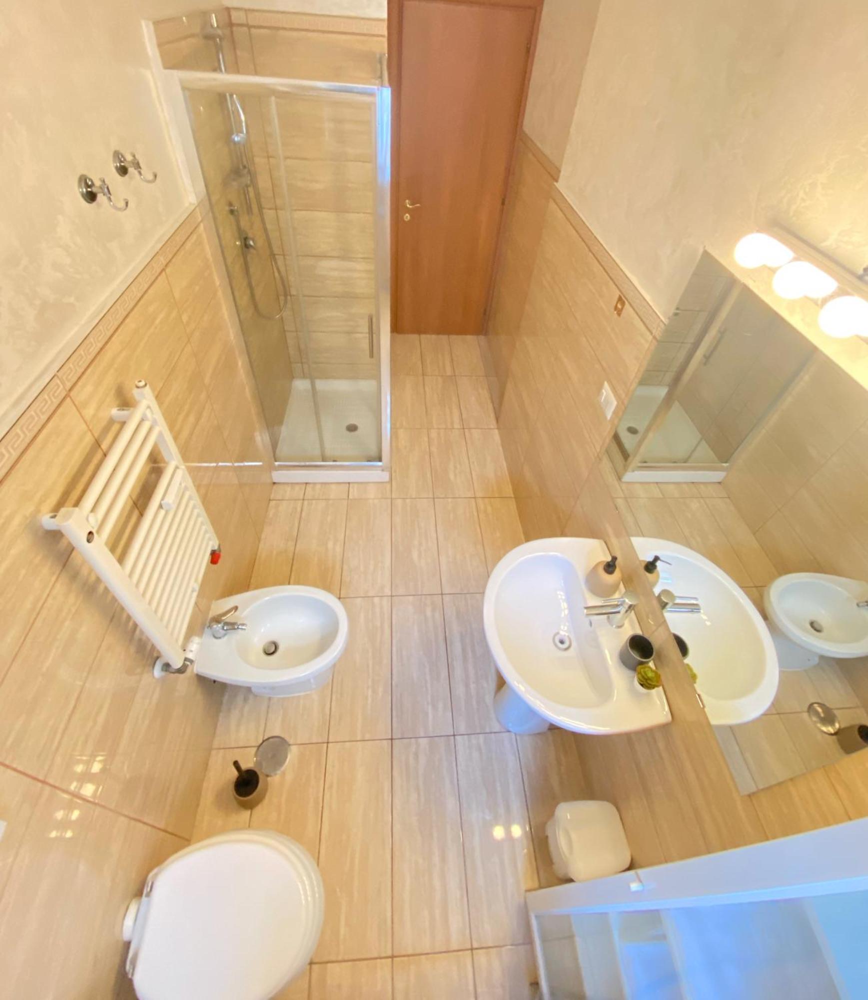 Casa Relax 120 Mq Con Terrazza E Metro Apartment