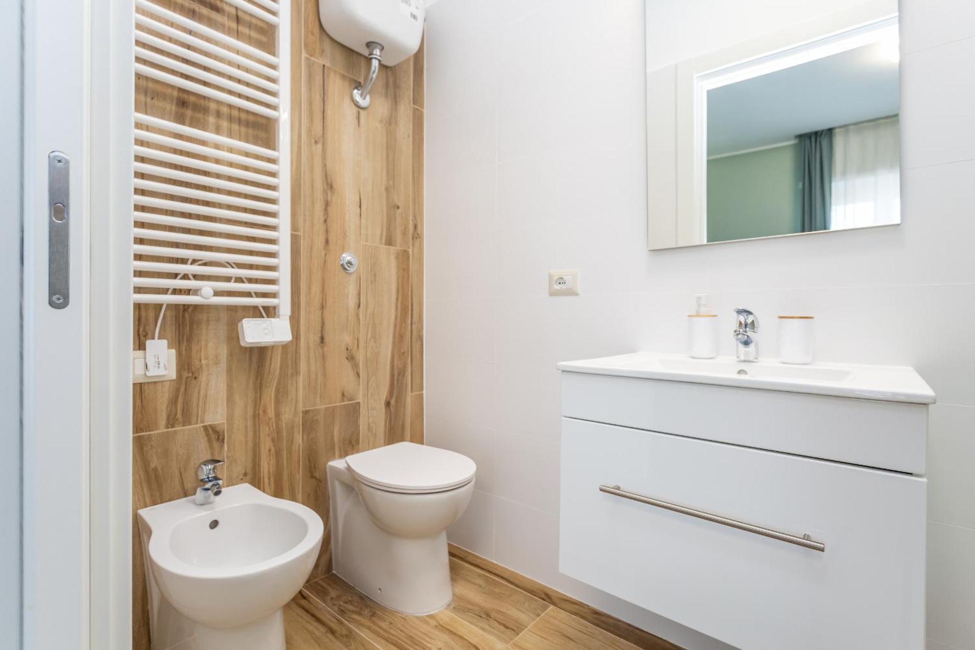 2-bedroom Retreat Near Metro & Parks