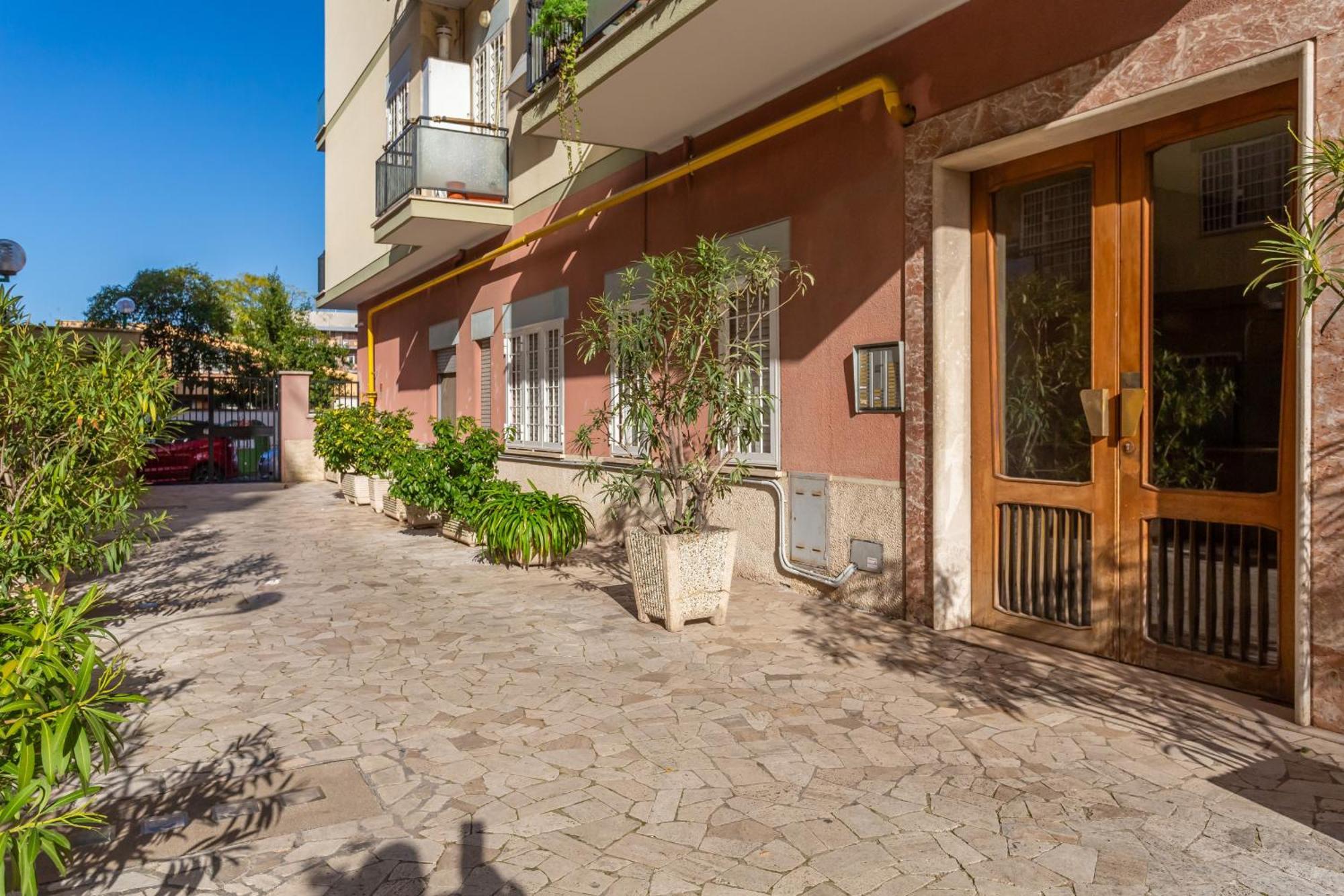 2-bedroom Retreat Near Metro & Parks * Rome