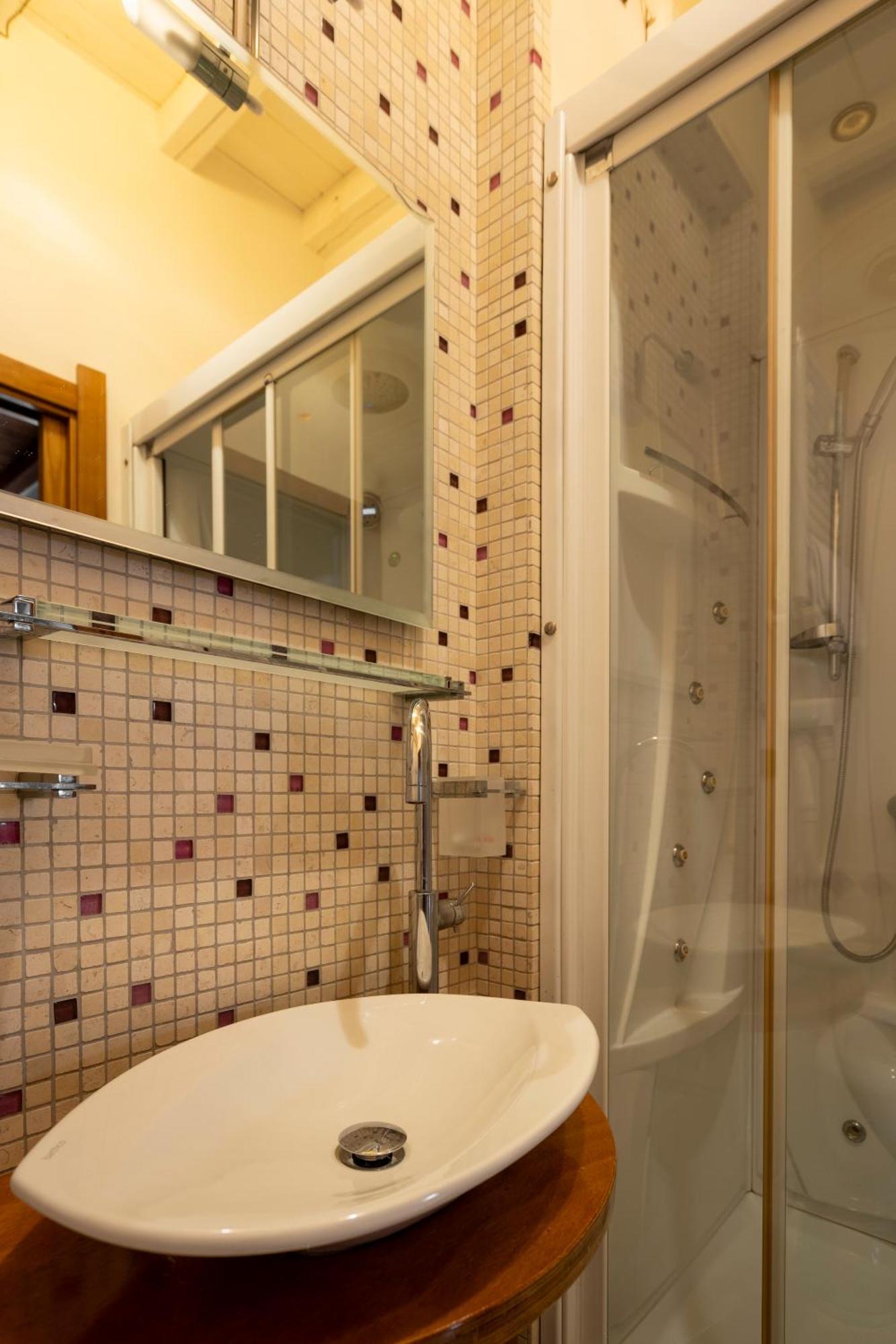 Condotti Guest house 2*