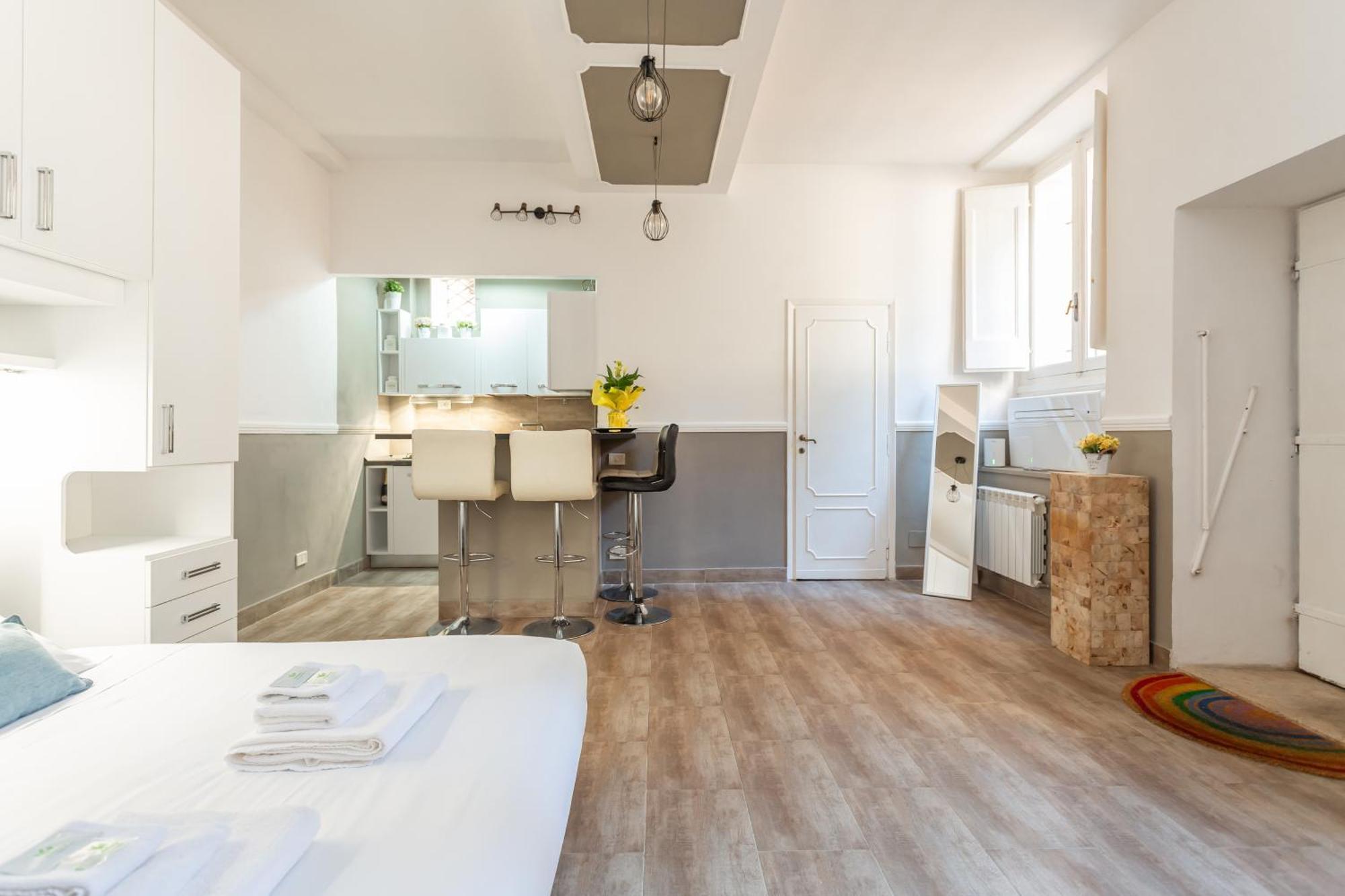 Apartment Charm Near Piazza Navona - Cozy Loft For 2