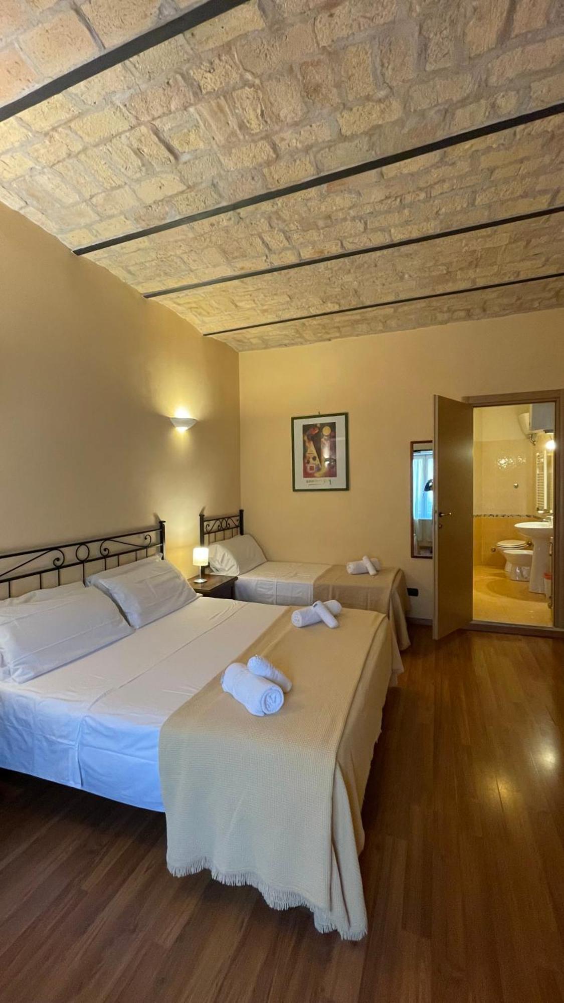 Holiday Suite Roma Apartment *