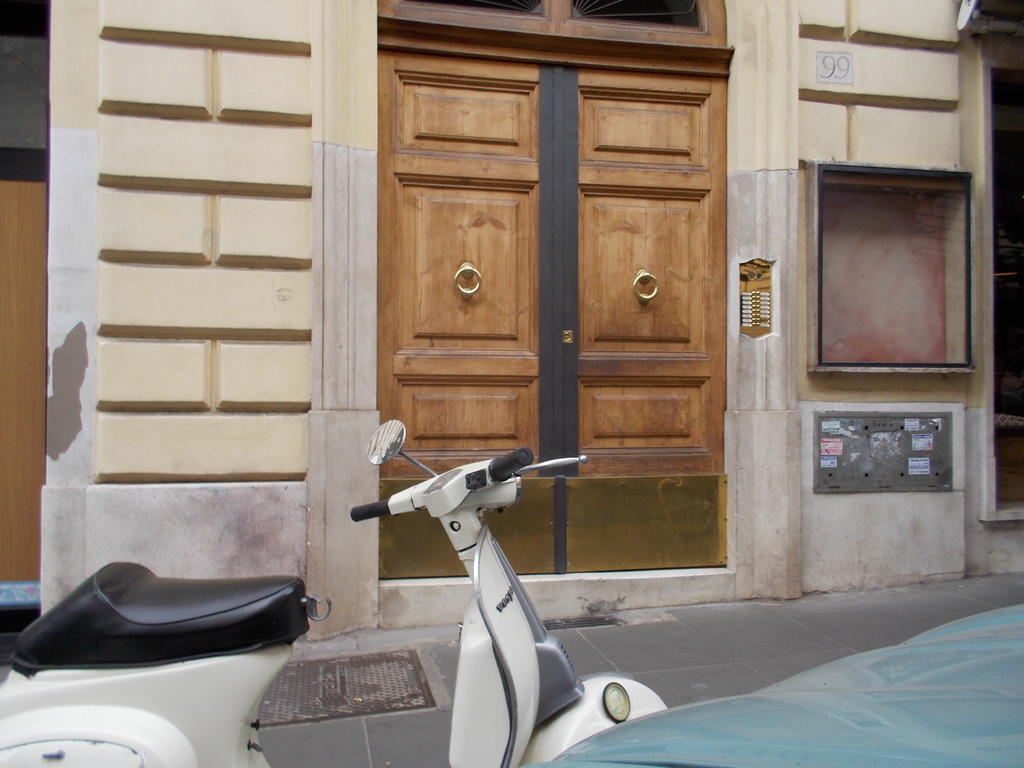 Merulana 2 Roma