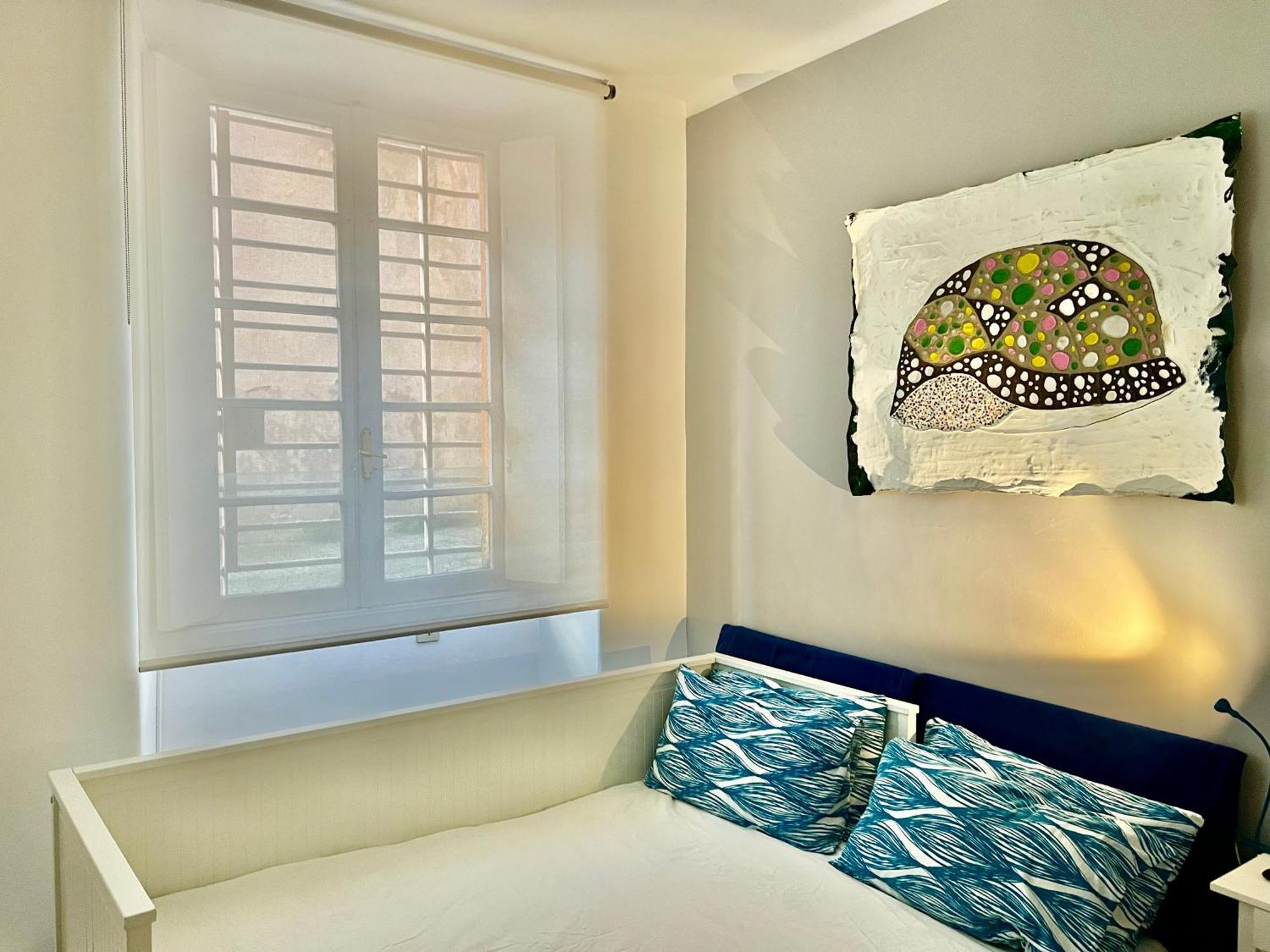 Lovely Art 2 Bedroom Flat Next To Metro Station Lodi Apartment *