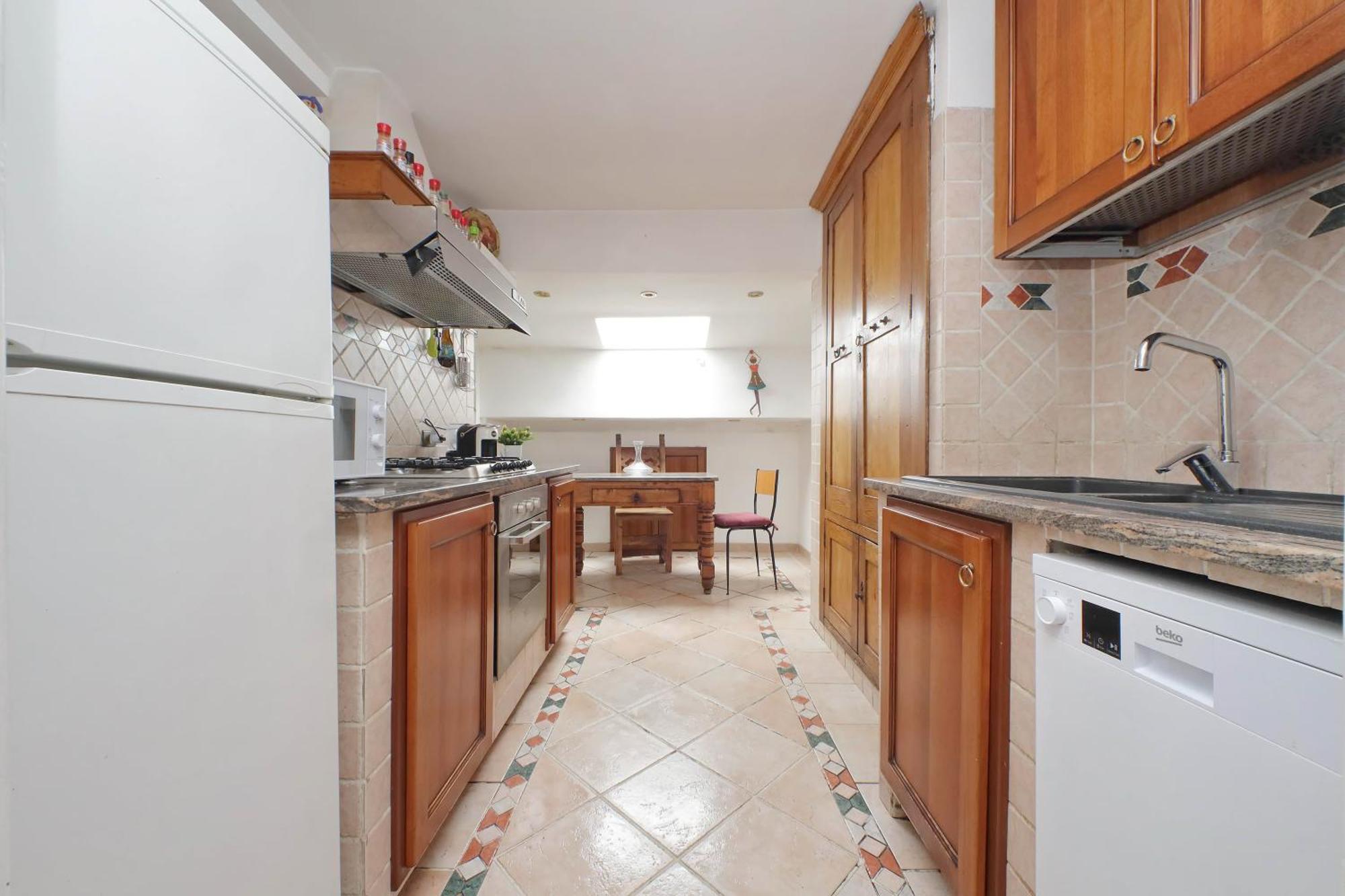 Apartment Anno Domini 120 Sqm, Large, Elegant, Near Center Rome