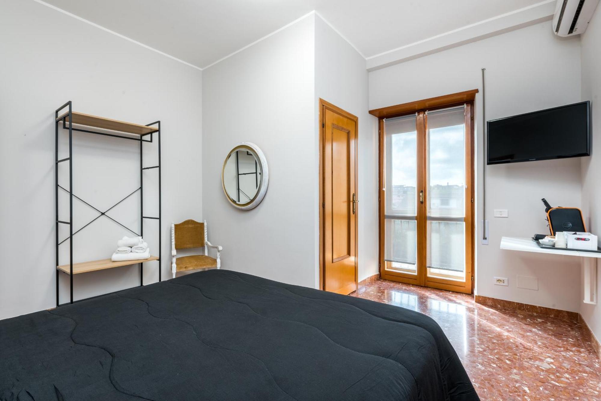 Travelershome Ciampino&Morena Guesthouse Guest house *