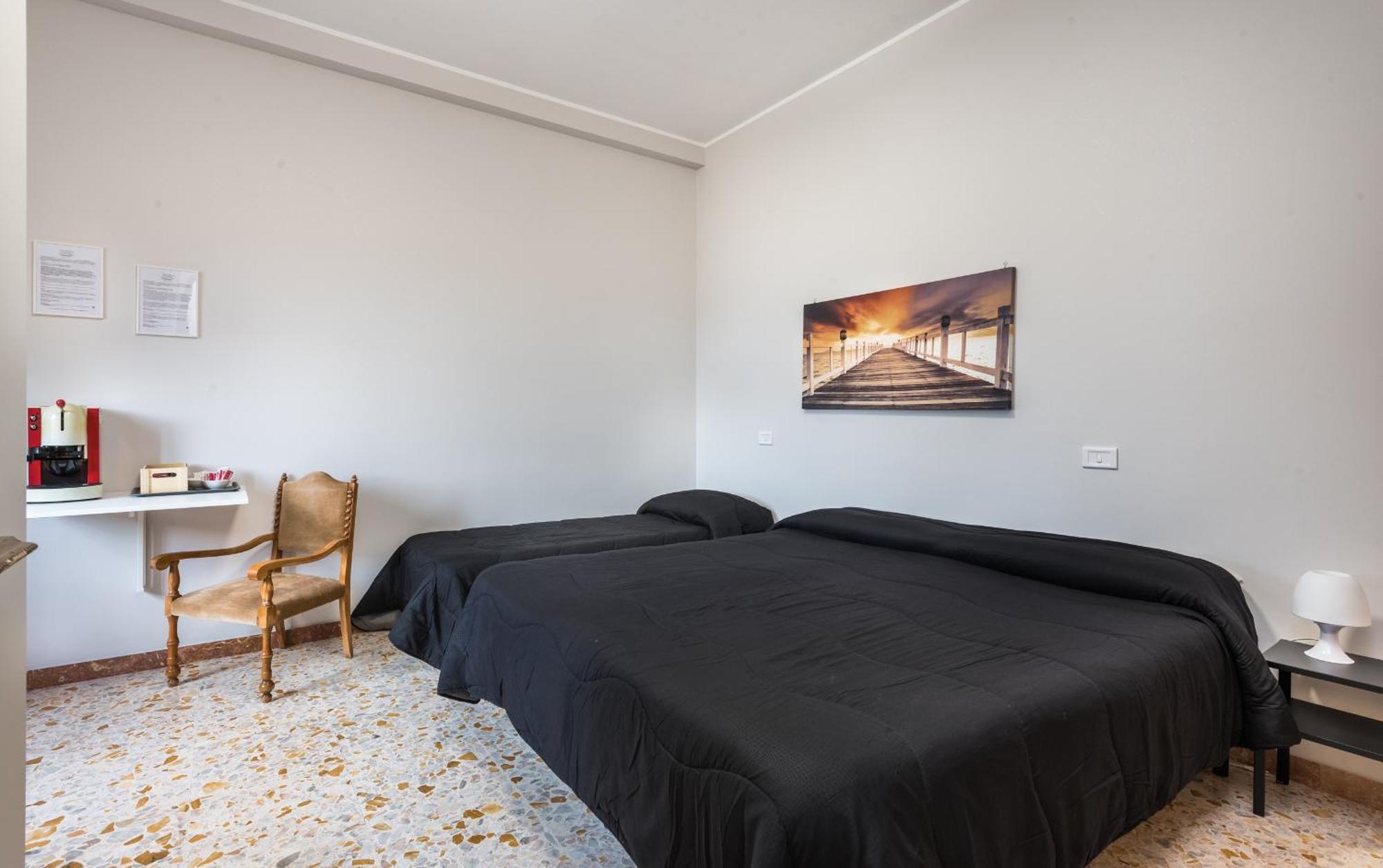 Travelershome Ciampino&Morena Guesthouse Guest house *