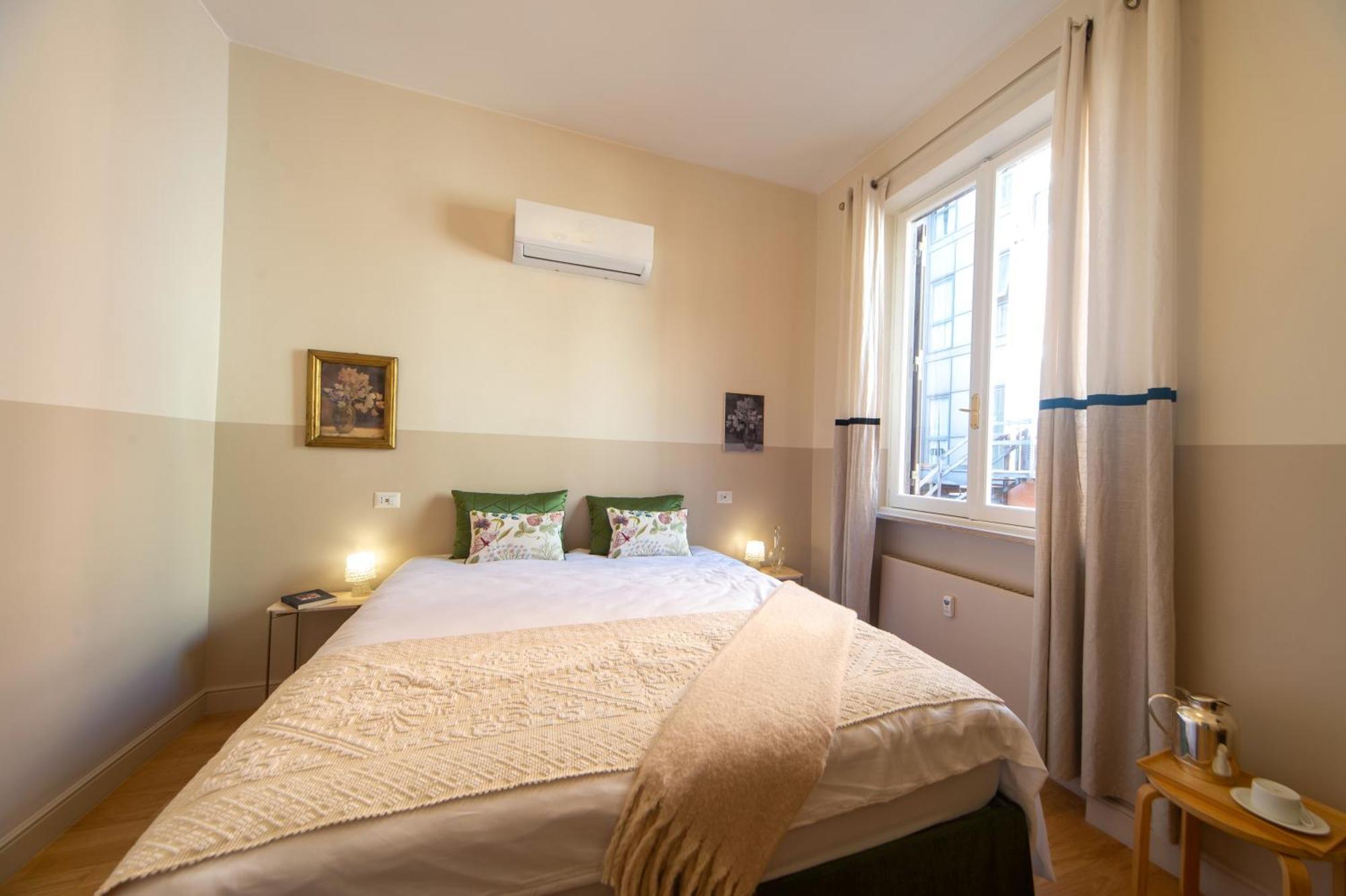 Bernini Stay, Next To Trevi Fountain