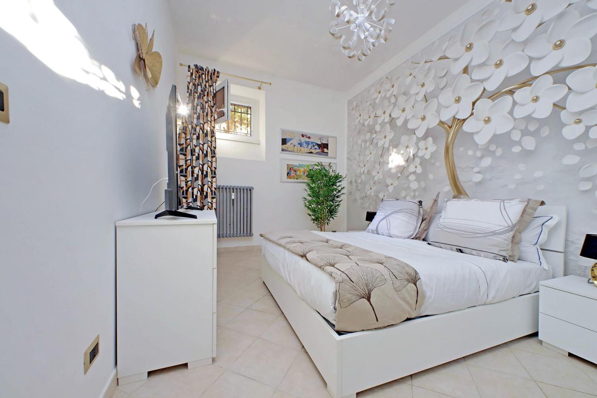 & Apartment