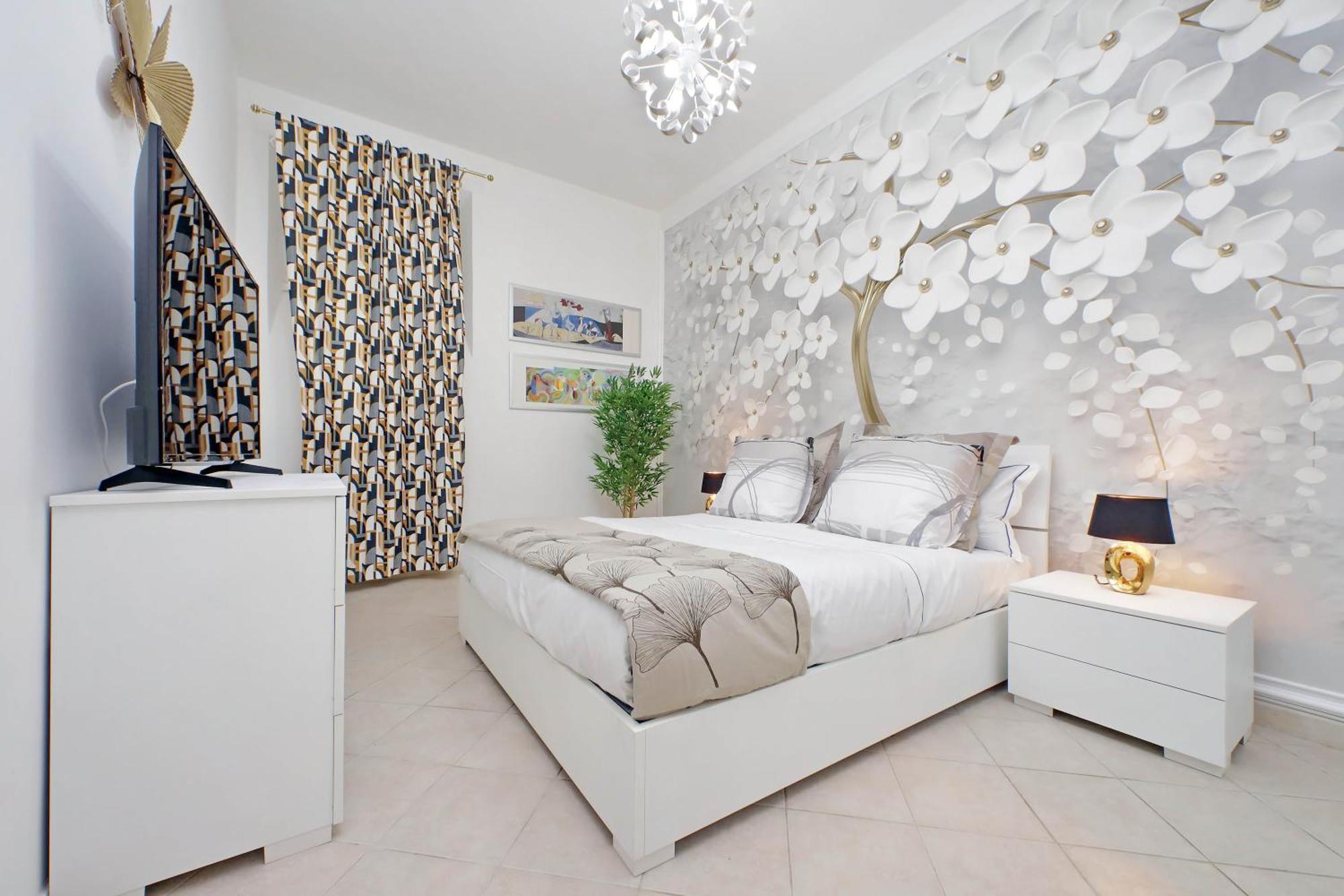 & Apartment