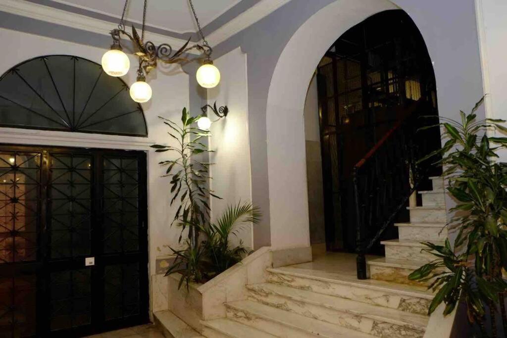 Beautiful Next To Piazza Di Spagna Apartment *