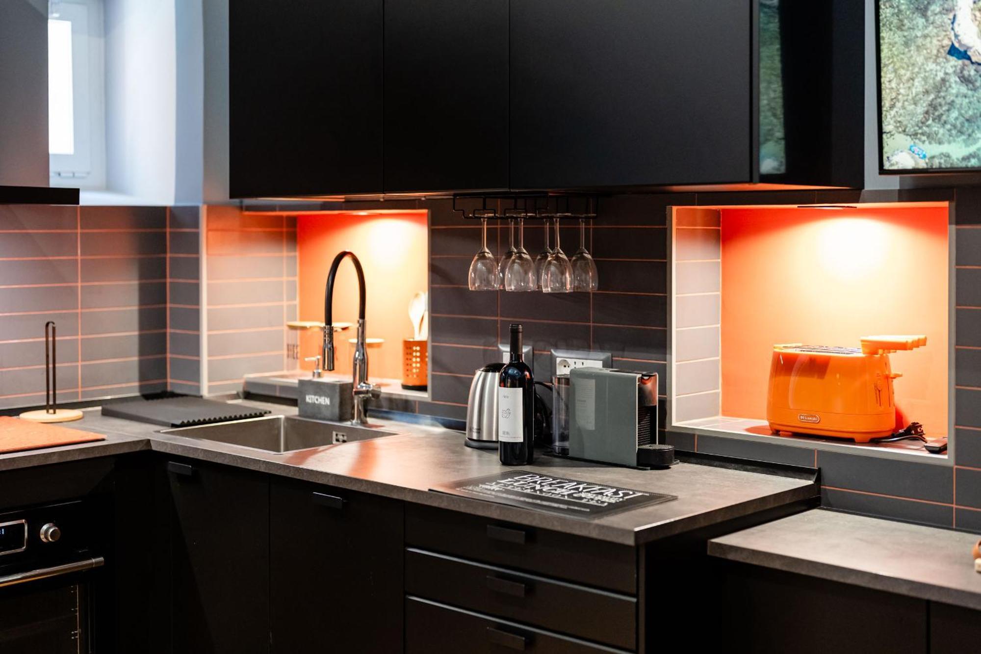 Tolemaide Orange Apartment *