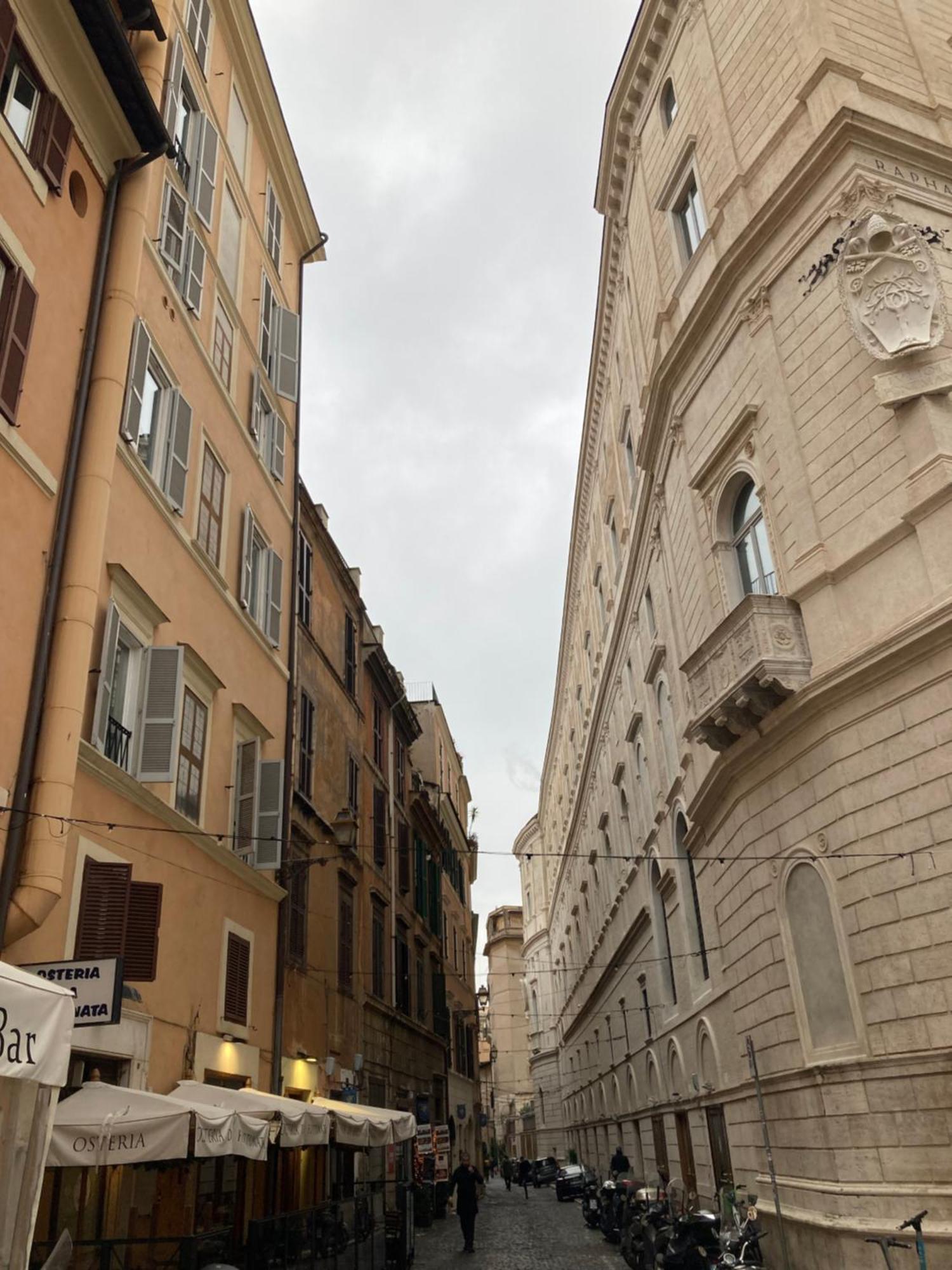 Casa Mani Campo De Fiori Rome