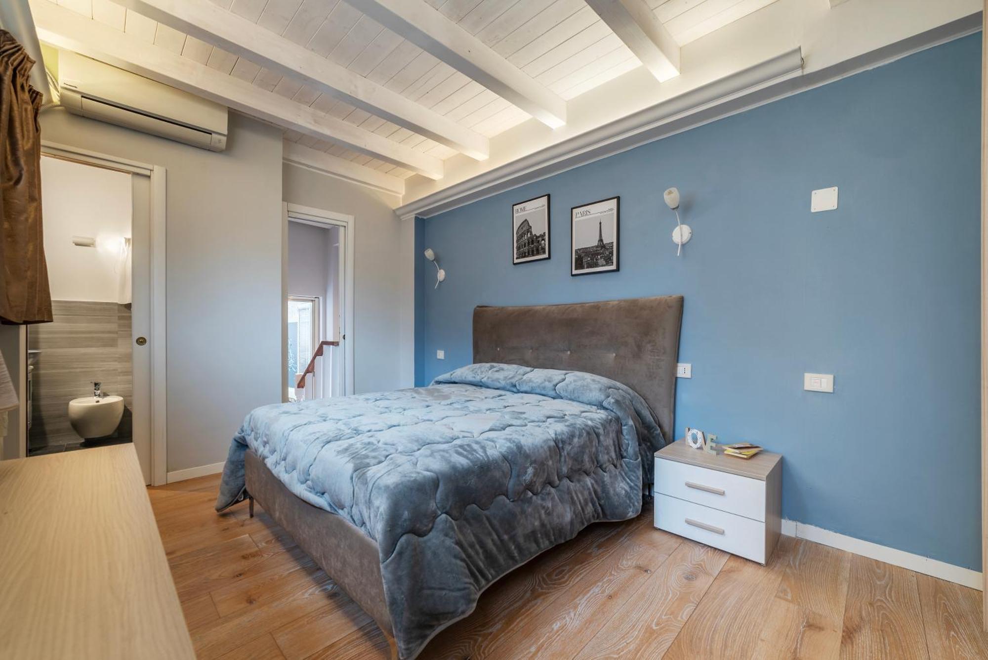 Apartment Mm Piramide Rome