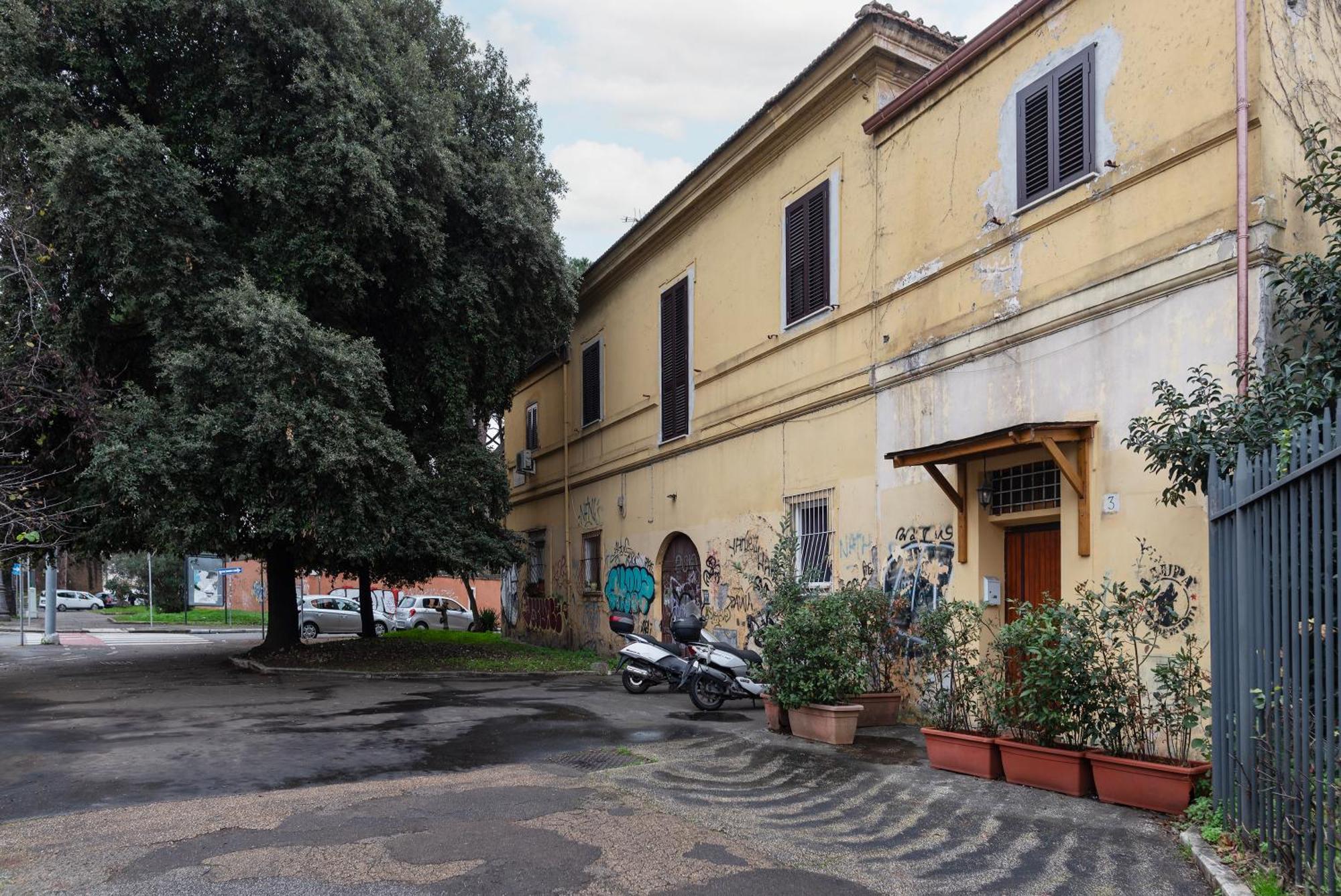 Mm Piramide Apartment Rome