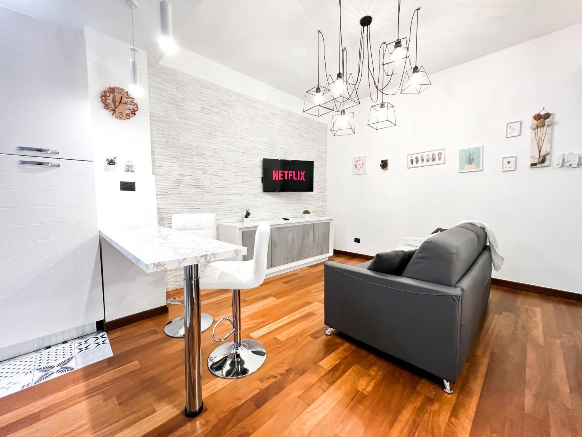 Appartamento Unique House - 3 Bedrooms & 2 Bathrooms With 4 Beds - 100 Meters To The Metro A *