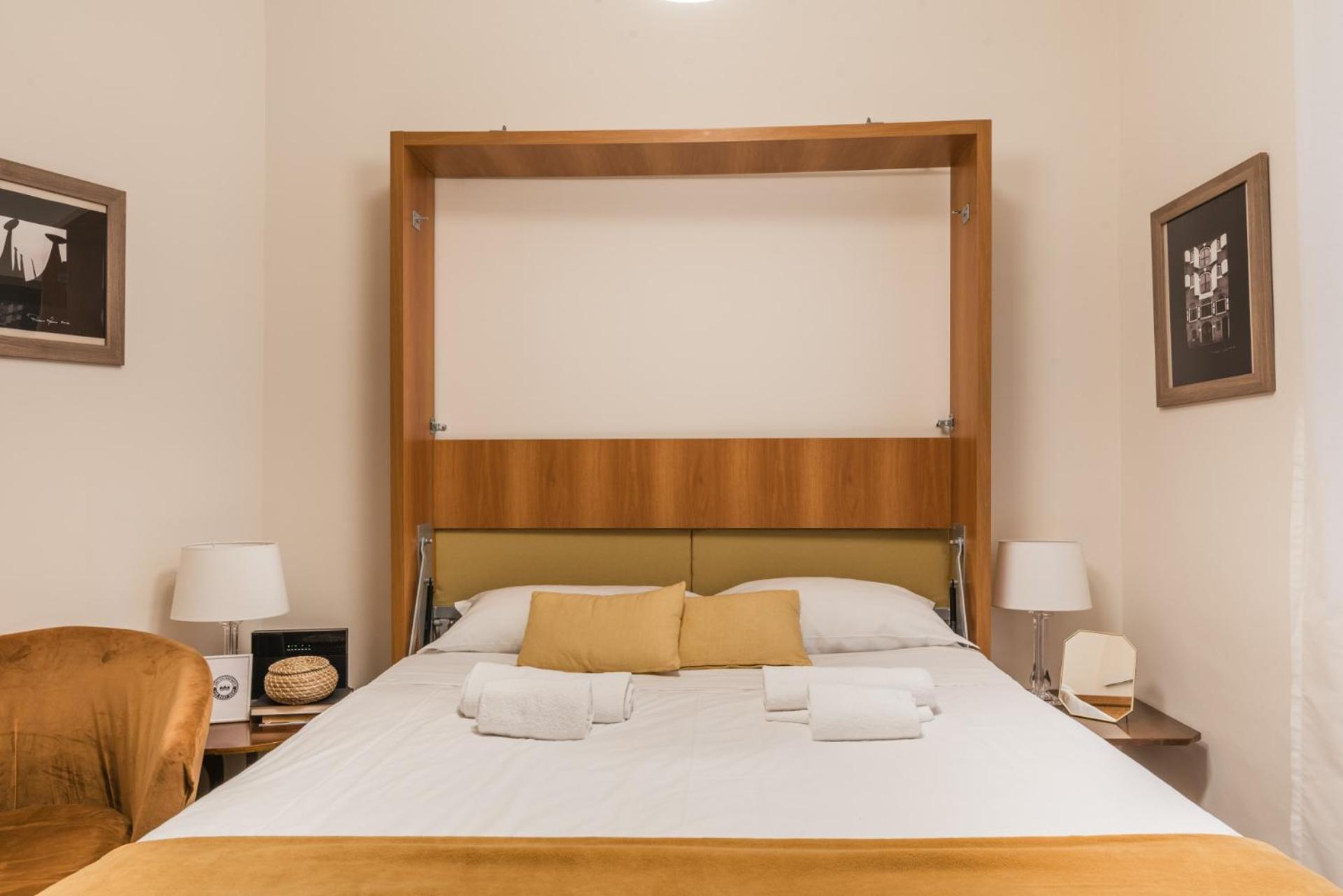 The Rent - Two-bedroom Near Fori Imperiali Apartment