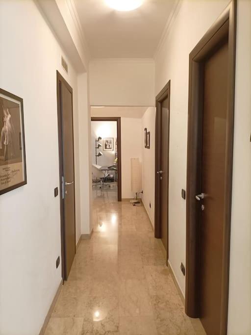 Mia Ginger, Stazione Trastevere Vicinanze * Rome