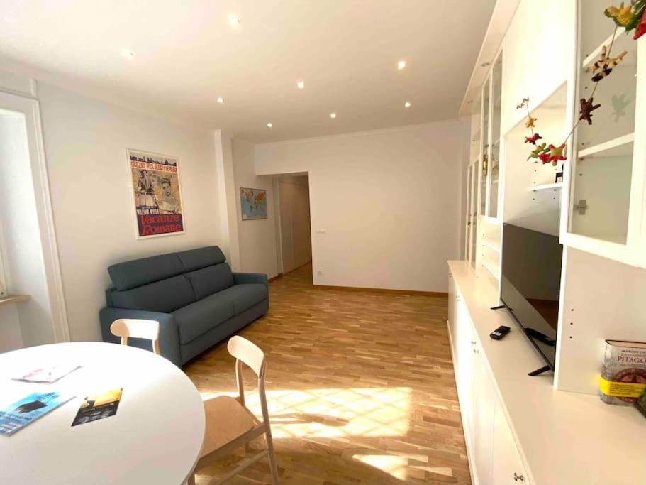 Vacanze Romane Apartment *