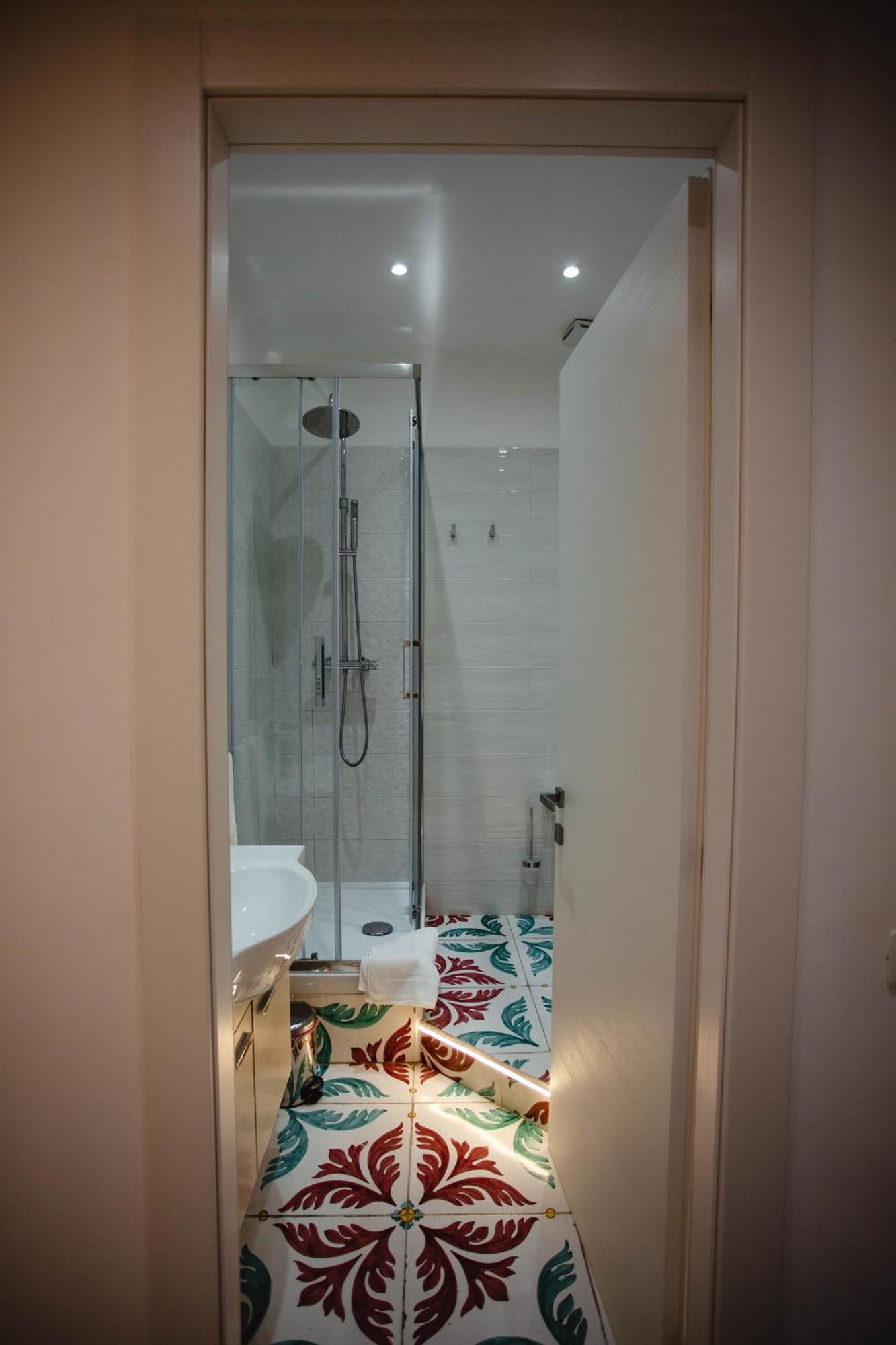 Delfini Trevi House Roma