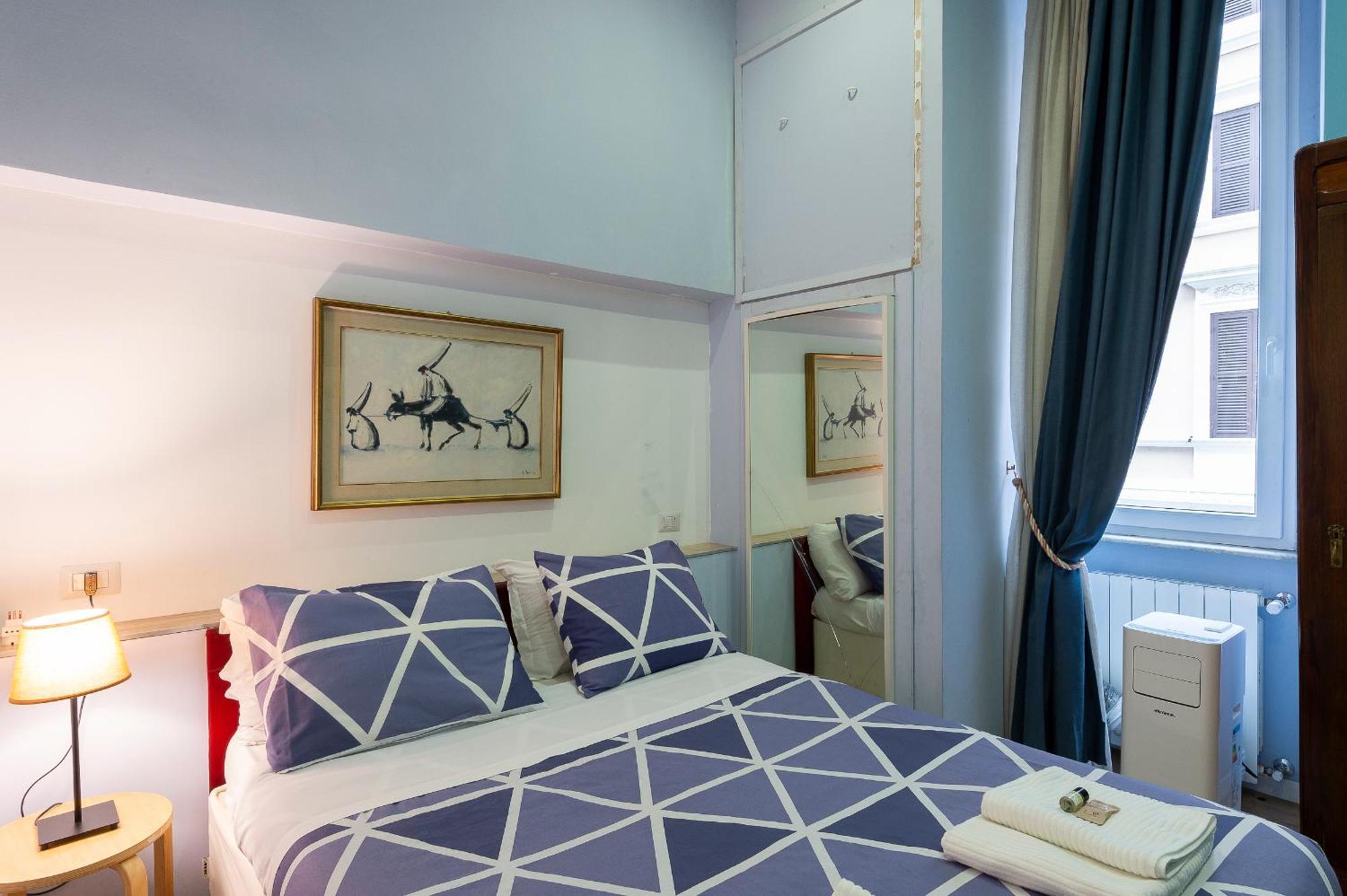 Luxury Three Bedrooms Flat In Center Roma