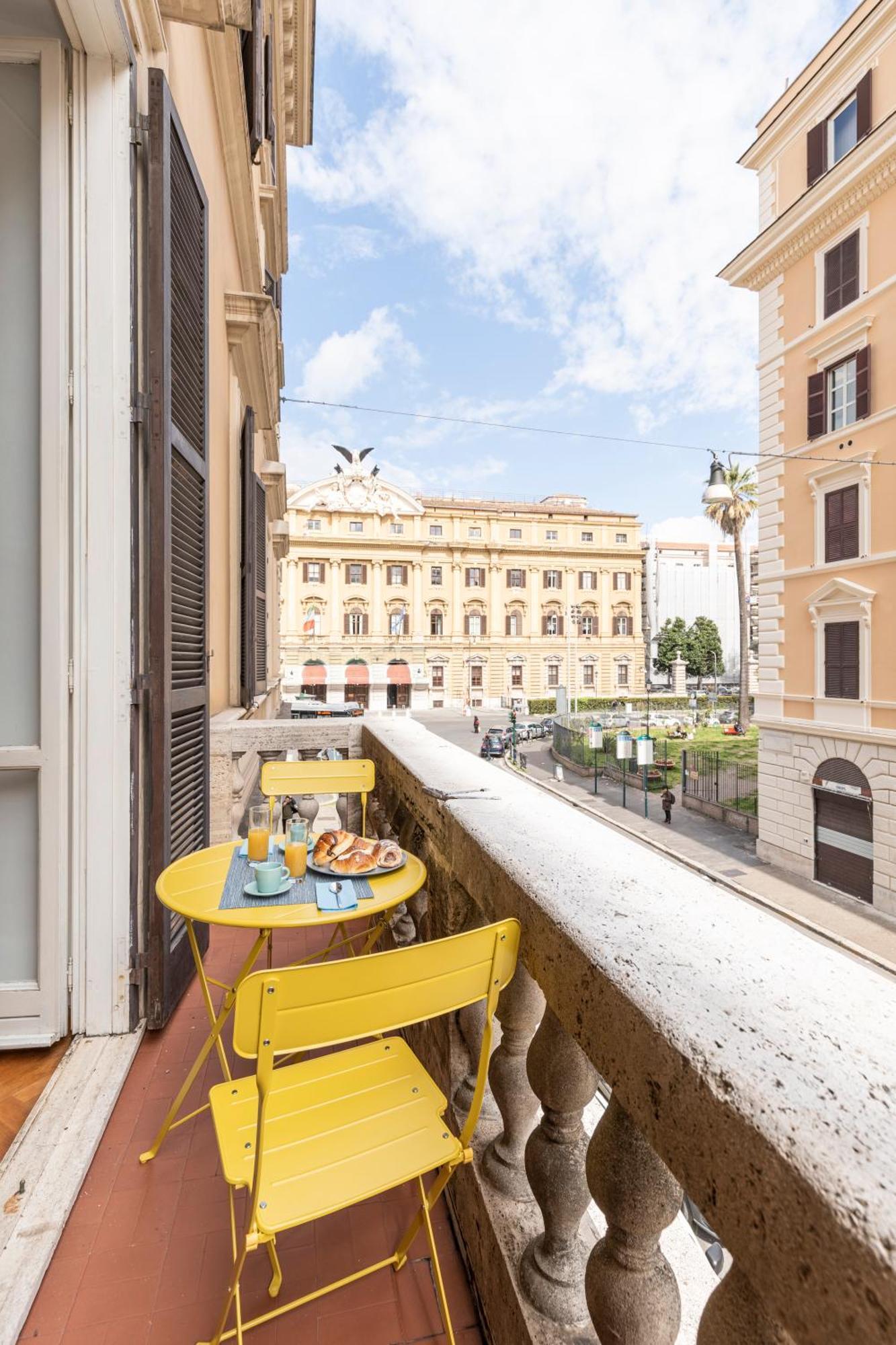 Hostly - Michelangelo Midtown-center Of Apartment