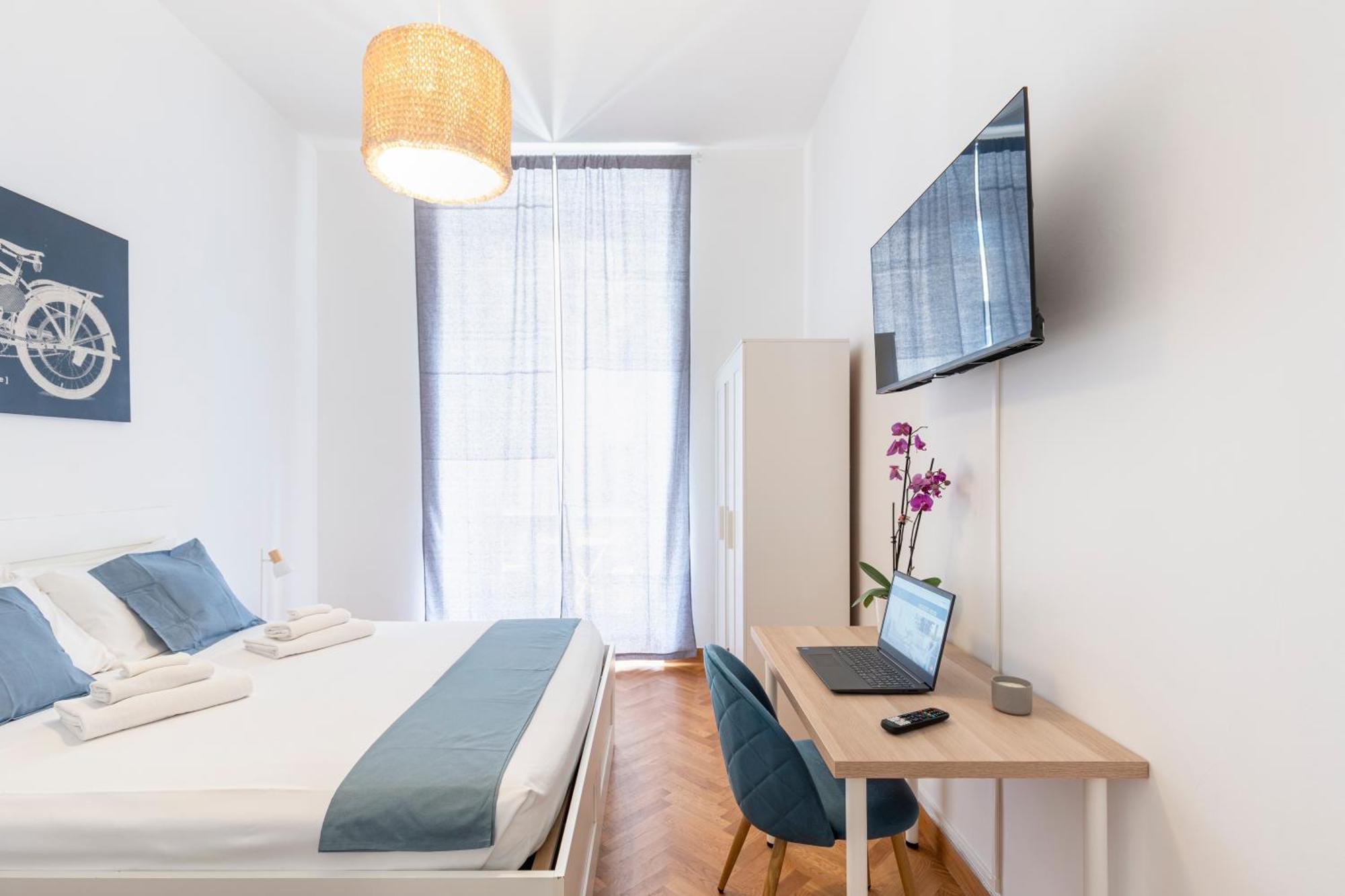 Hostly - Michelangelo Midtown-center Of Apartment *