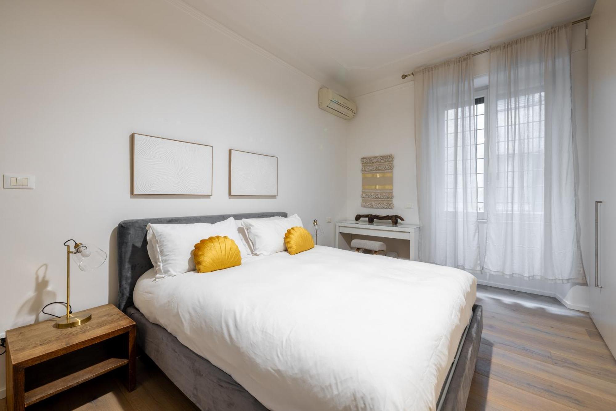 Urban Chic 2 Bedroom Vatican Escape Apartment Rome
