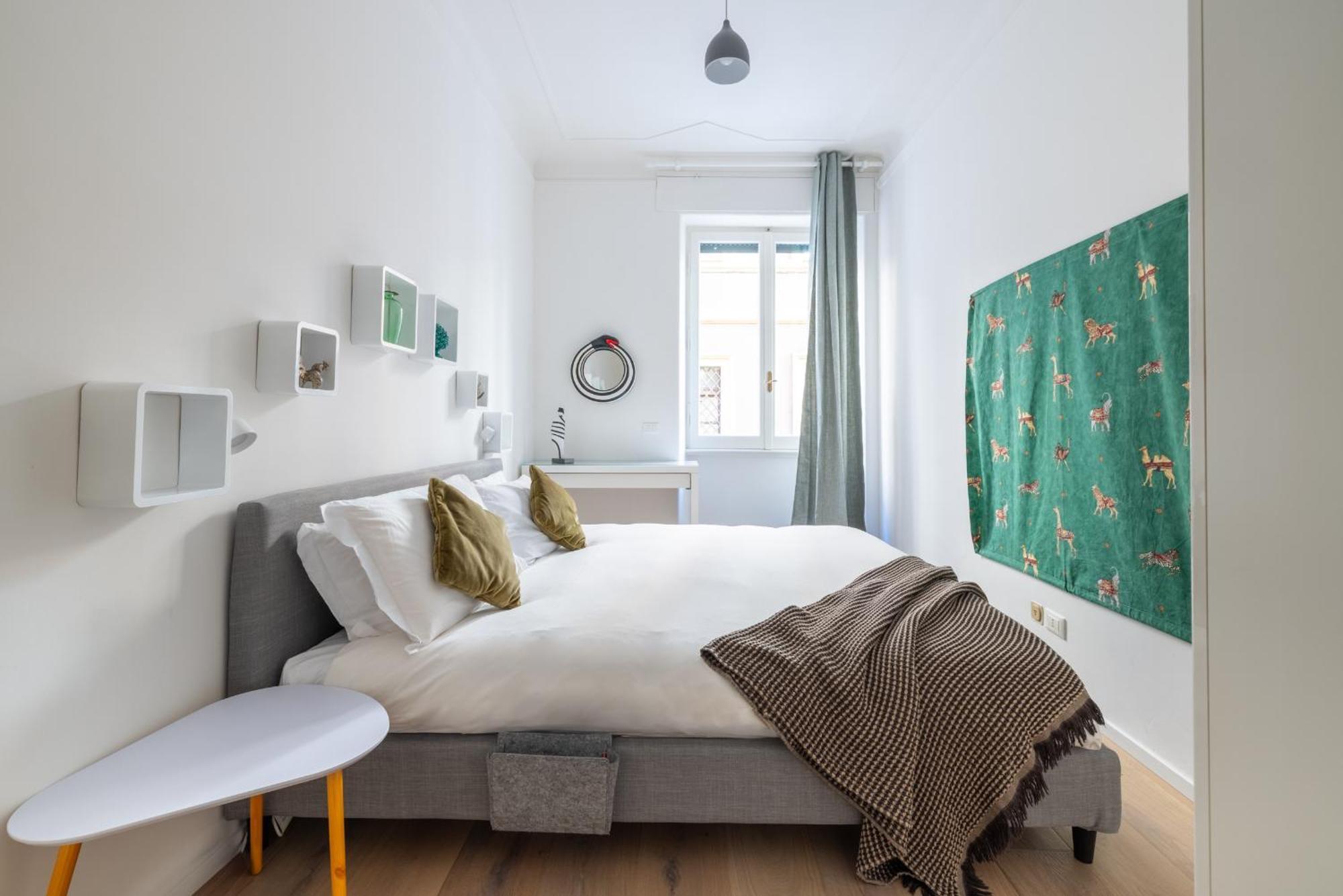 Urban Chic 2 Bedroom Vatican Escape Rome