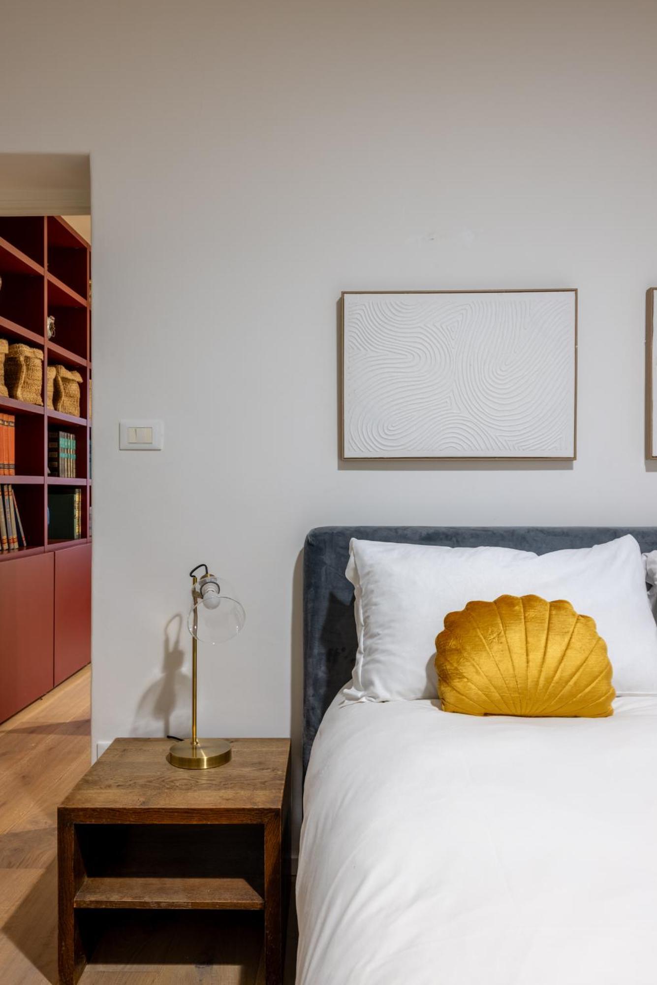 Urban Chic 2 Bedroom Vatican Escape *