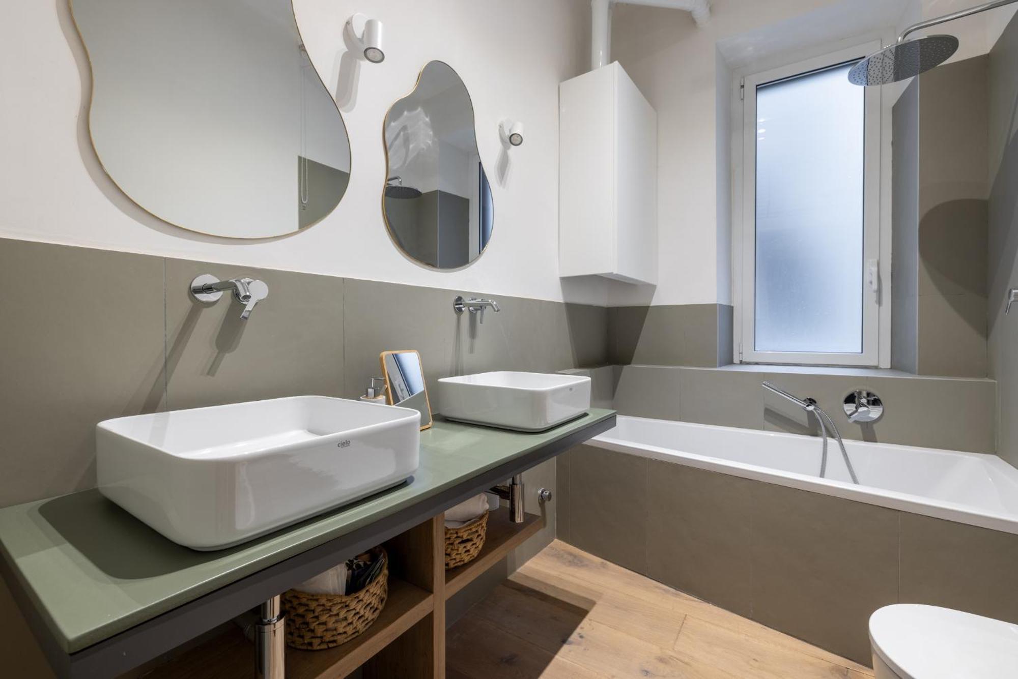 Urban Chic 2 Bedroom Vatican Escape Apartment *