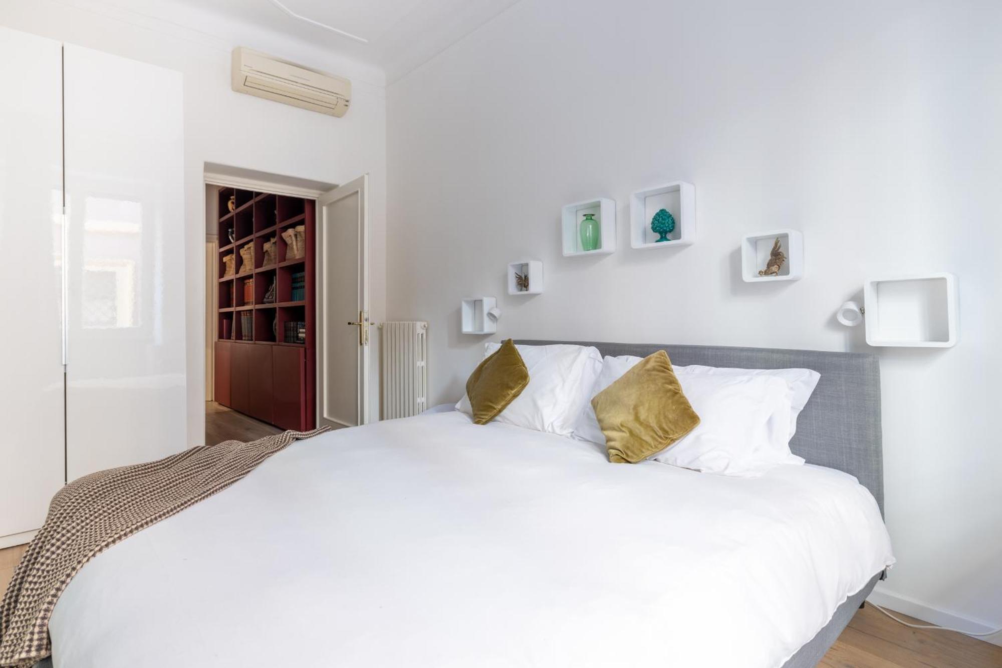 Urban Chic 2 Bedroom Vatican Escape Apartment *
