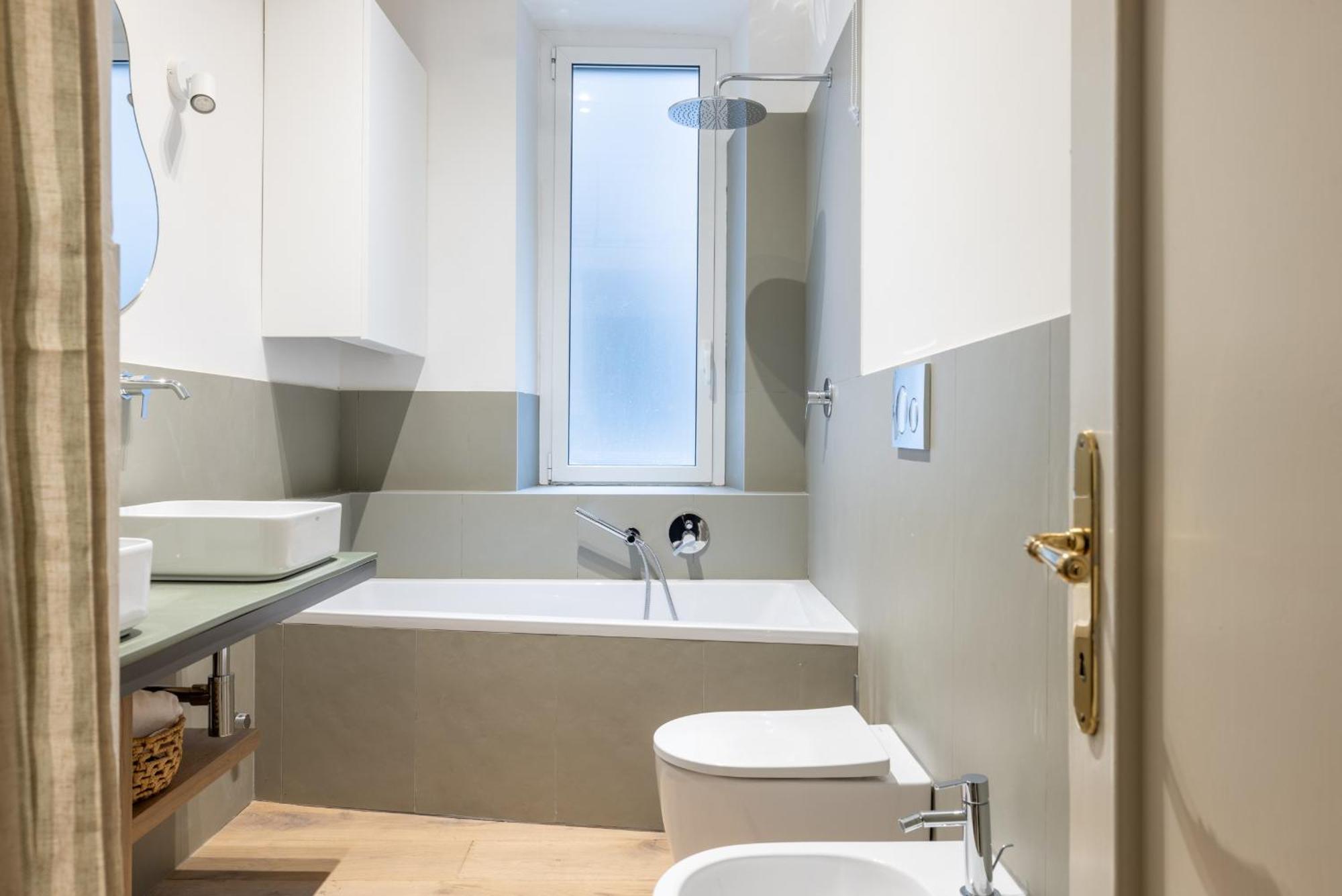Urban Chic 2 Bedroom Vatican Escape Rome